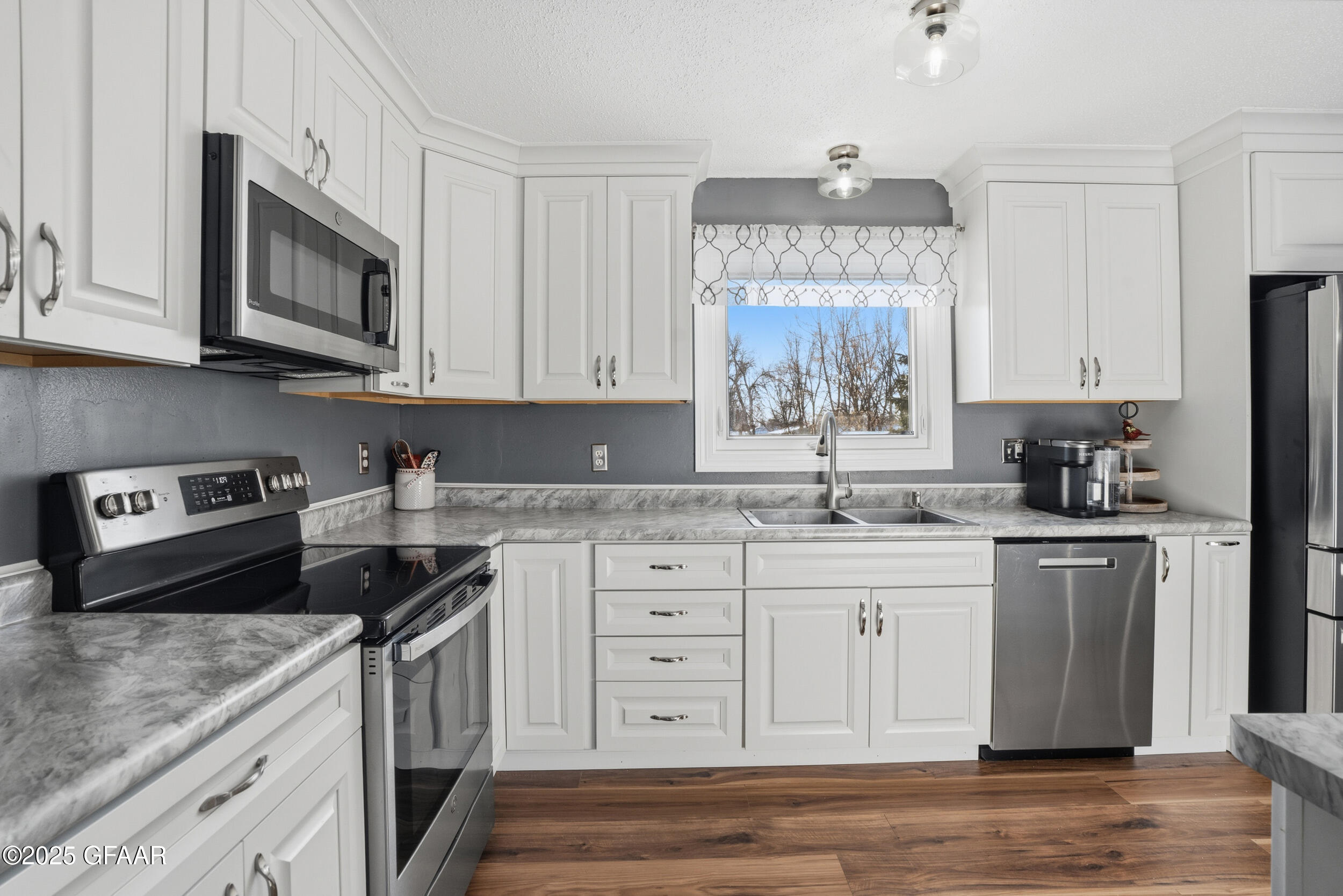 property viewer photo 8