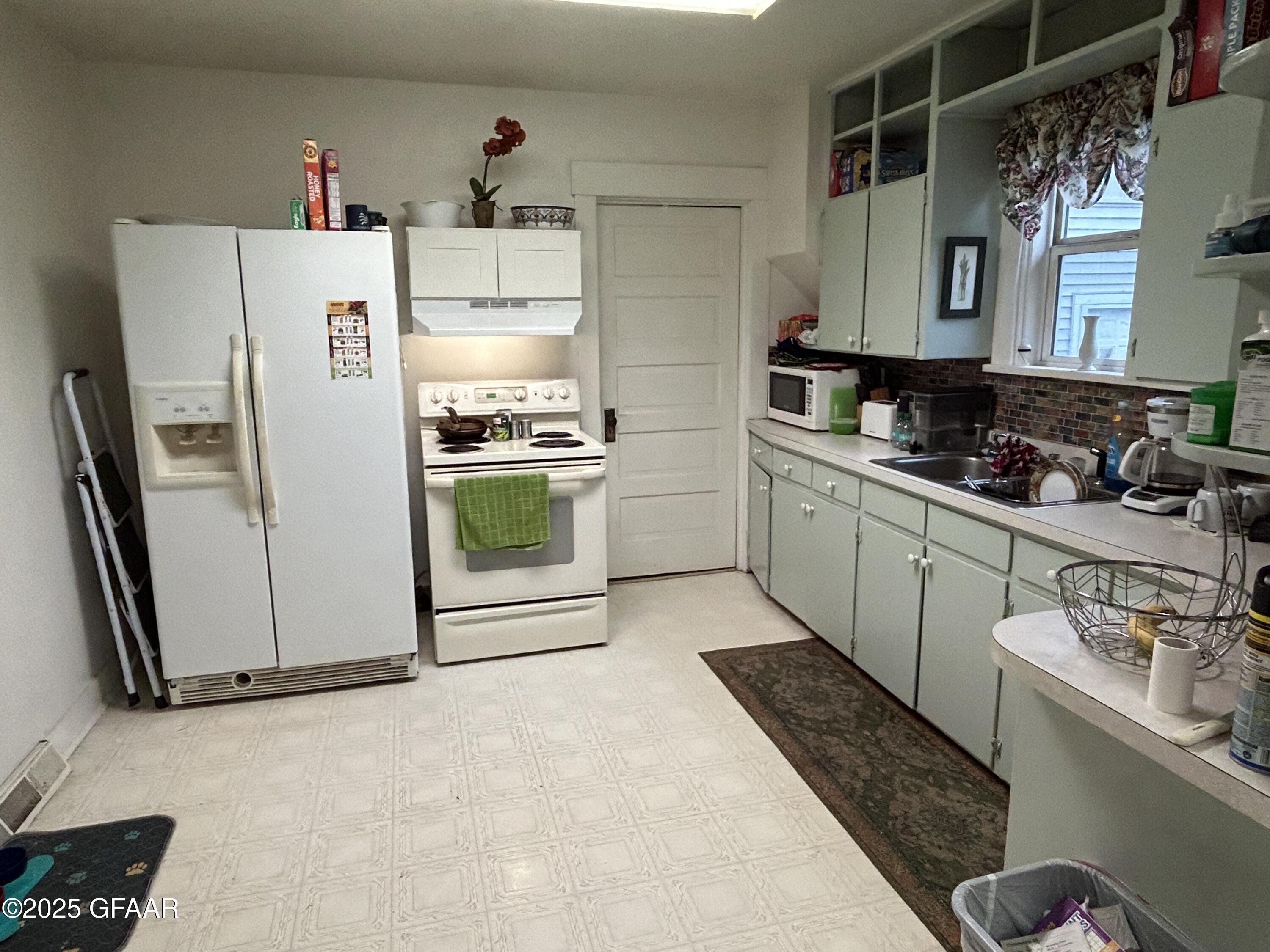 property viewer photo 12