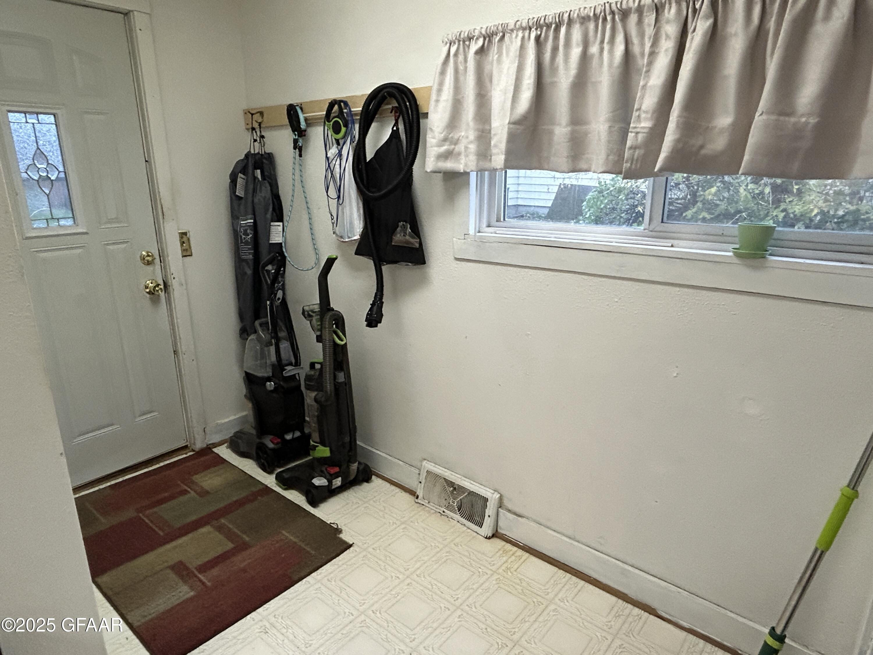 property viewer photo 13