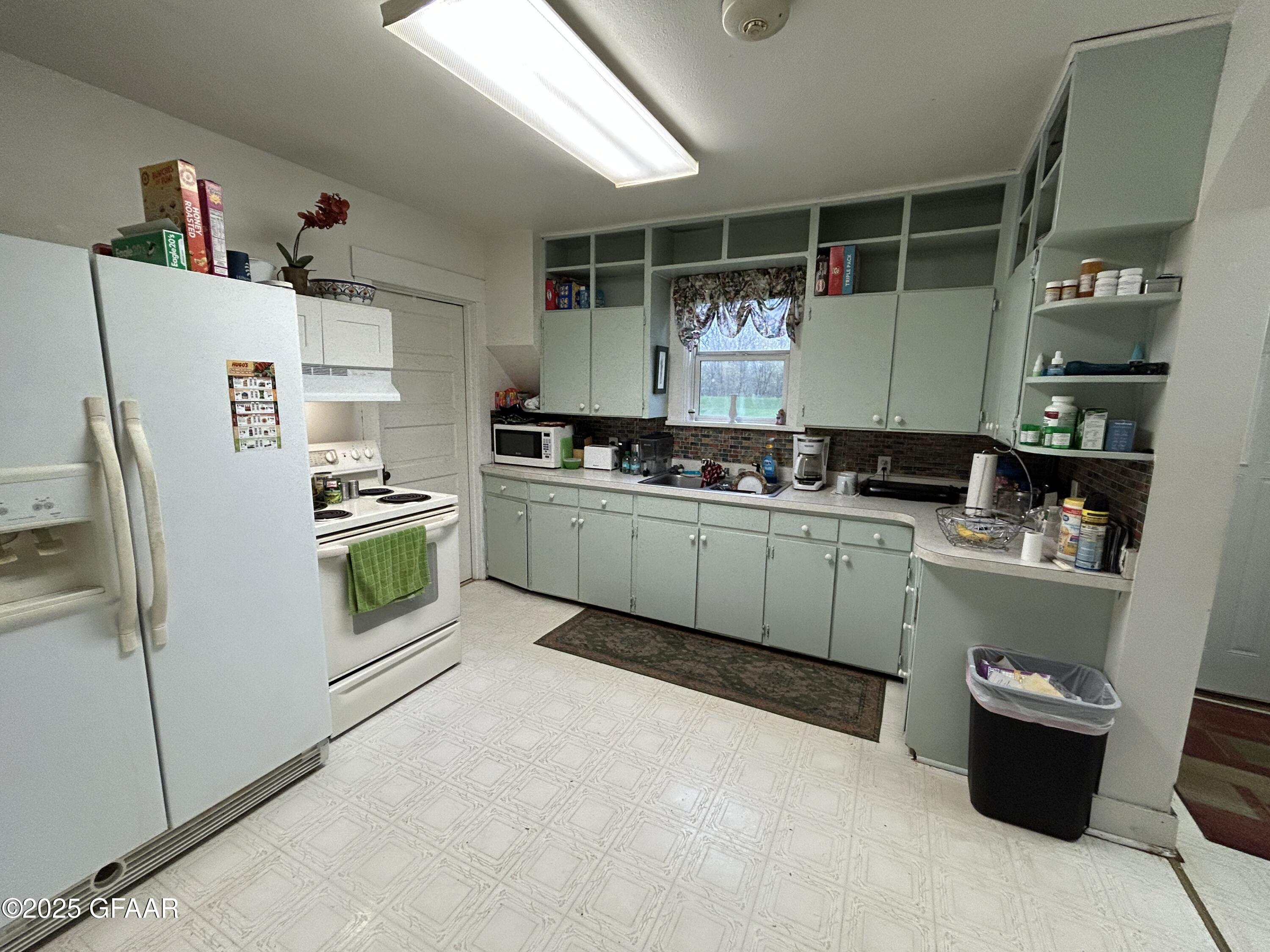 property viewer photo 9