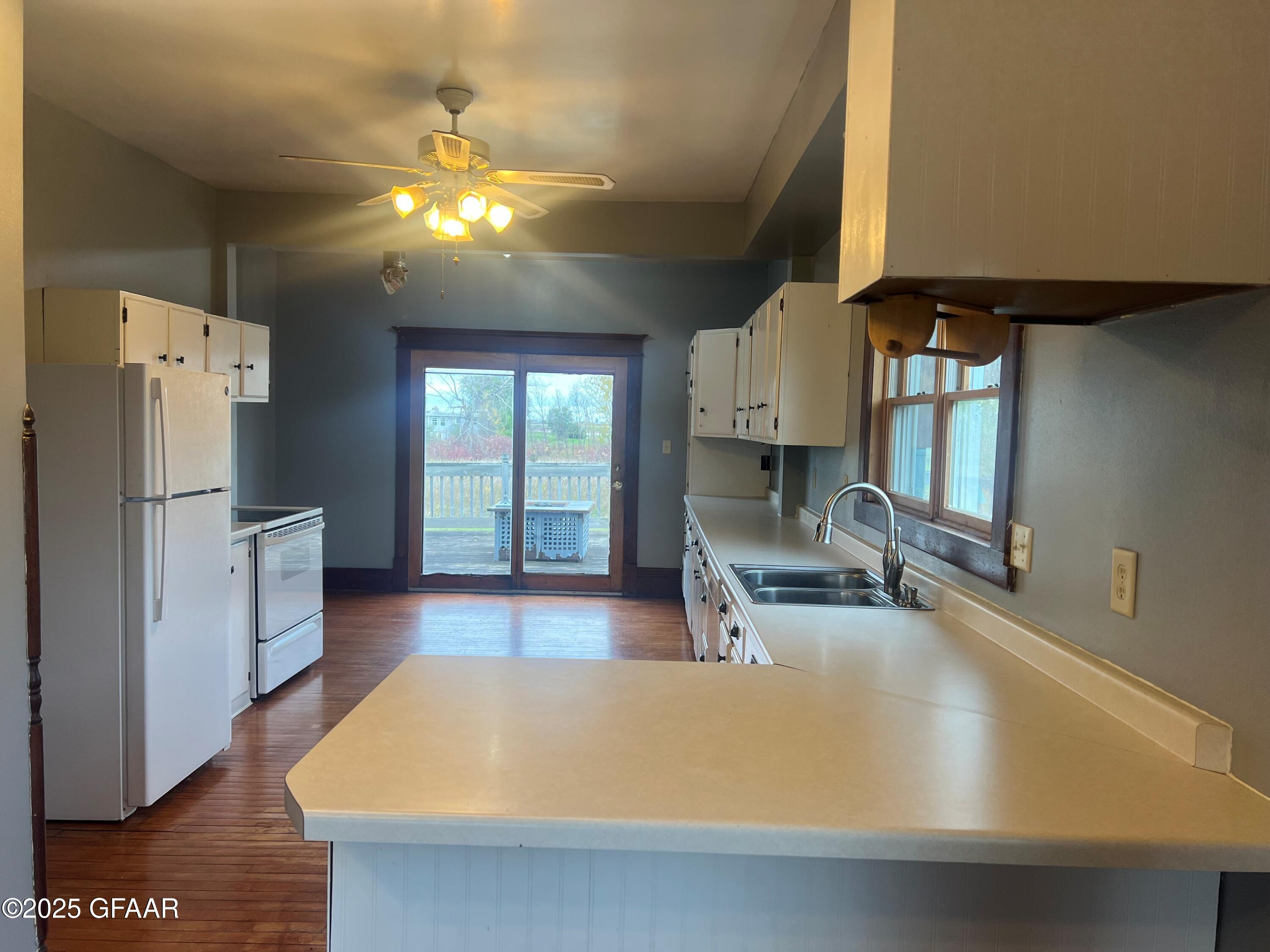property viewer photo 3