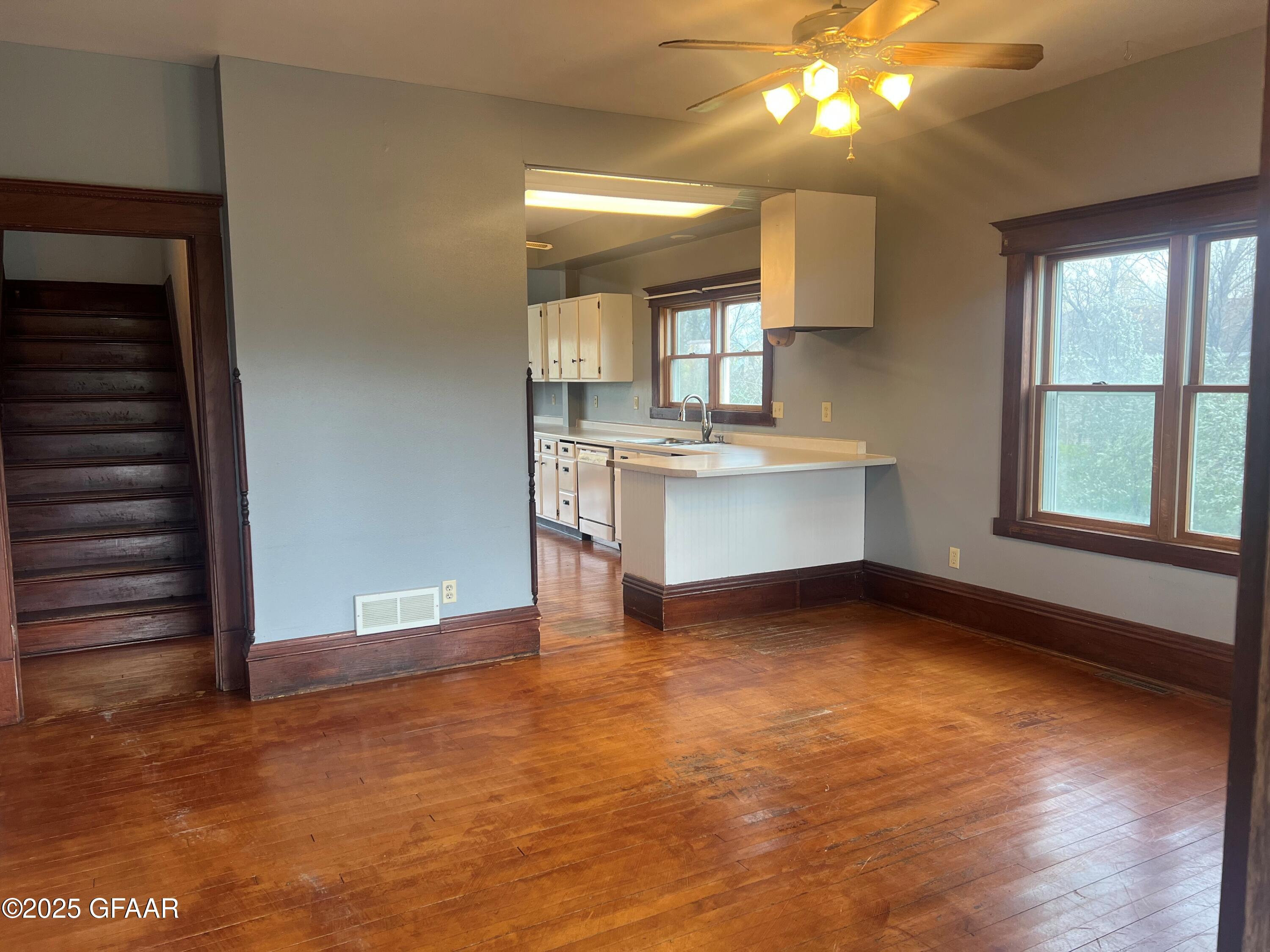 property viewer photo 6