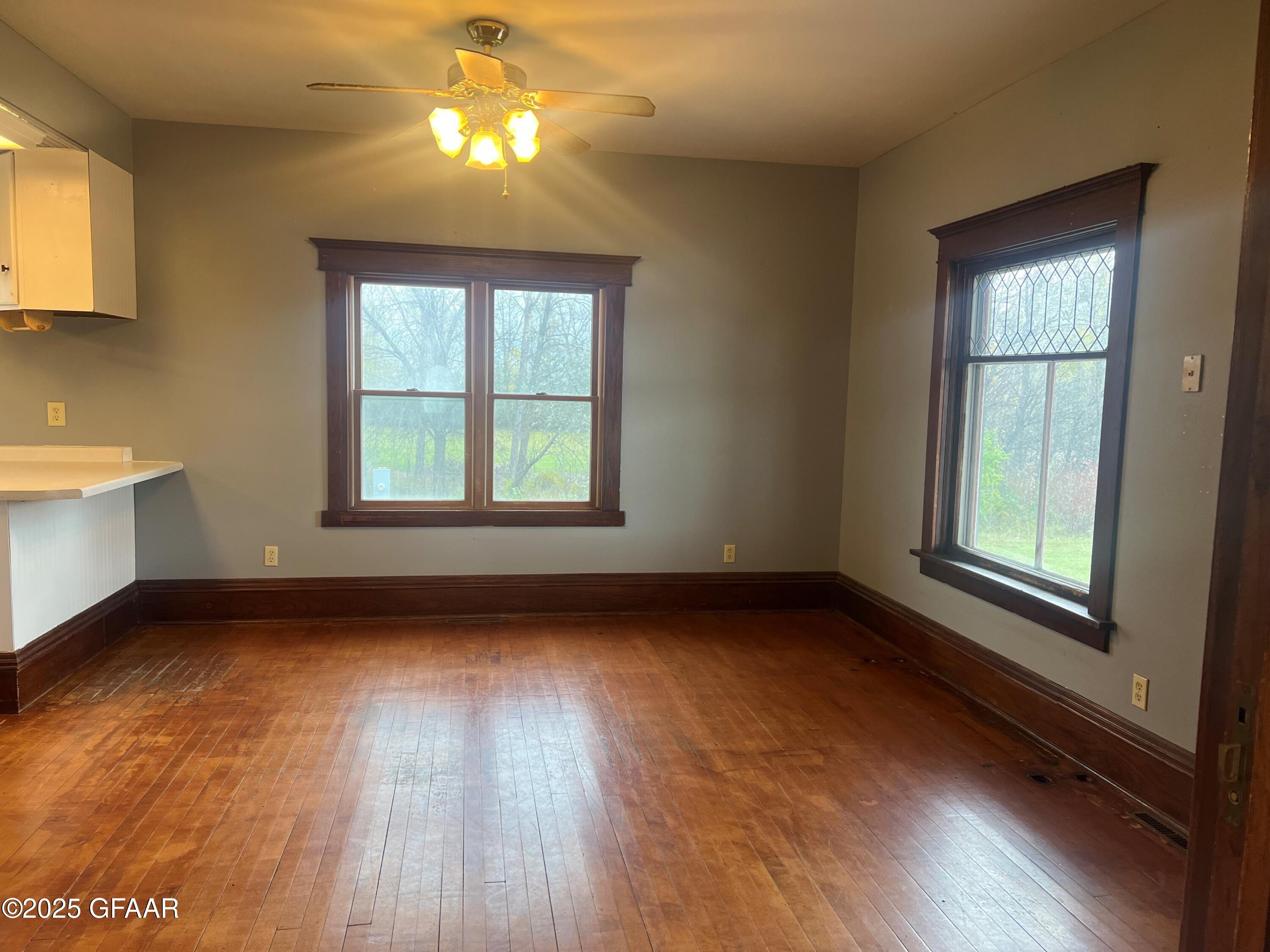 property viewer photo 9