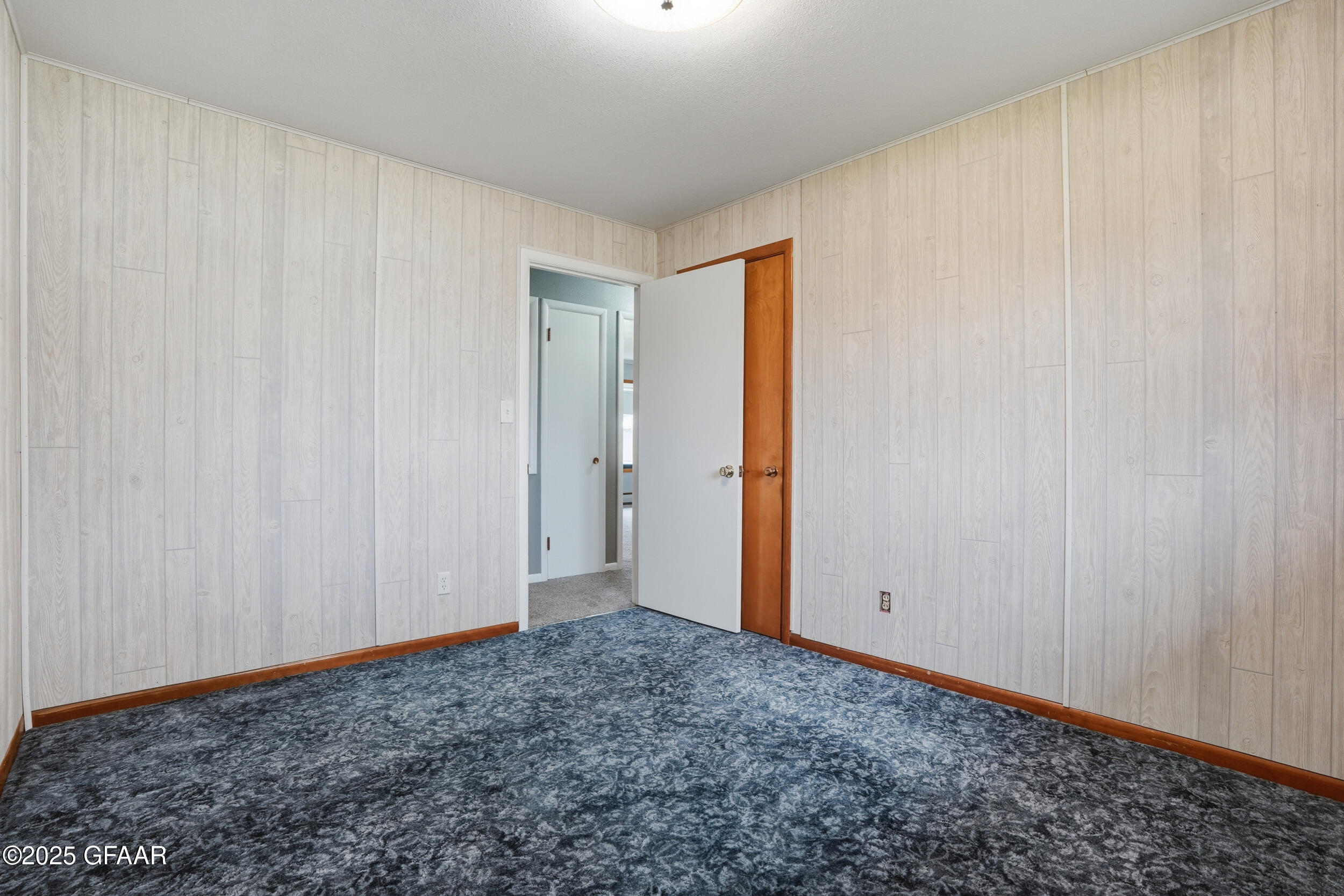 property viewer photo 16