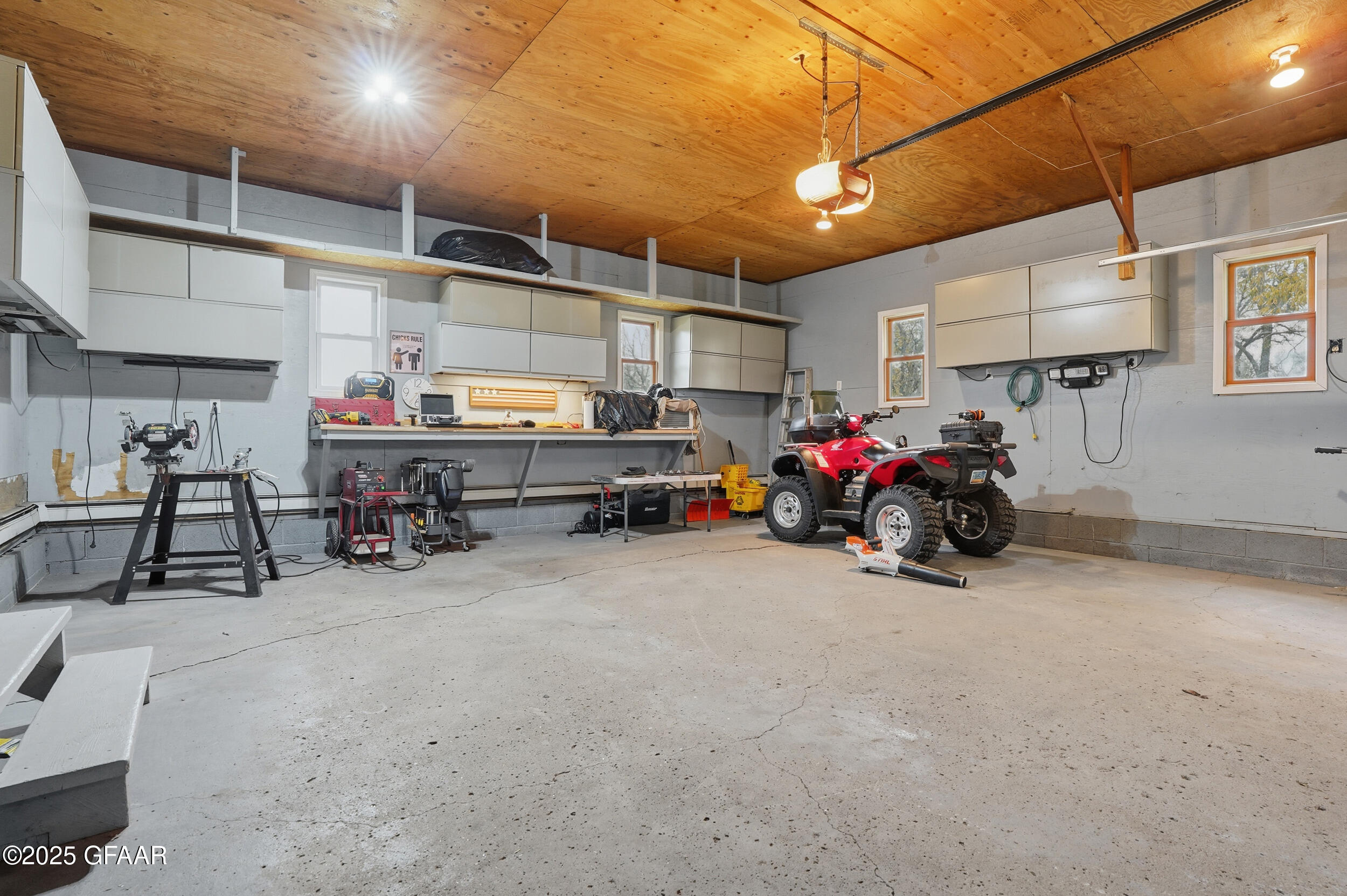 property viewer photo 27