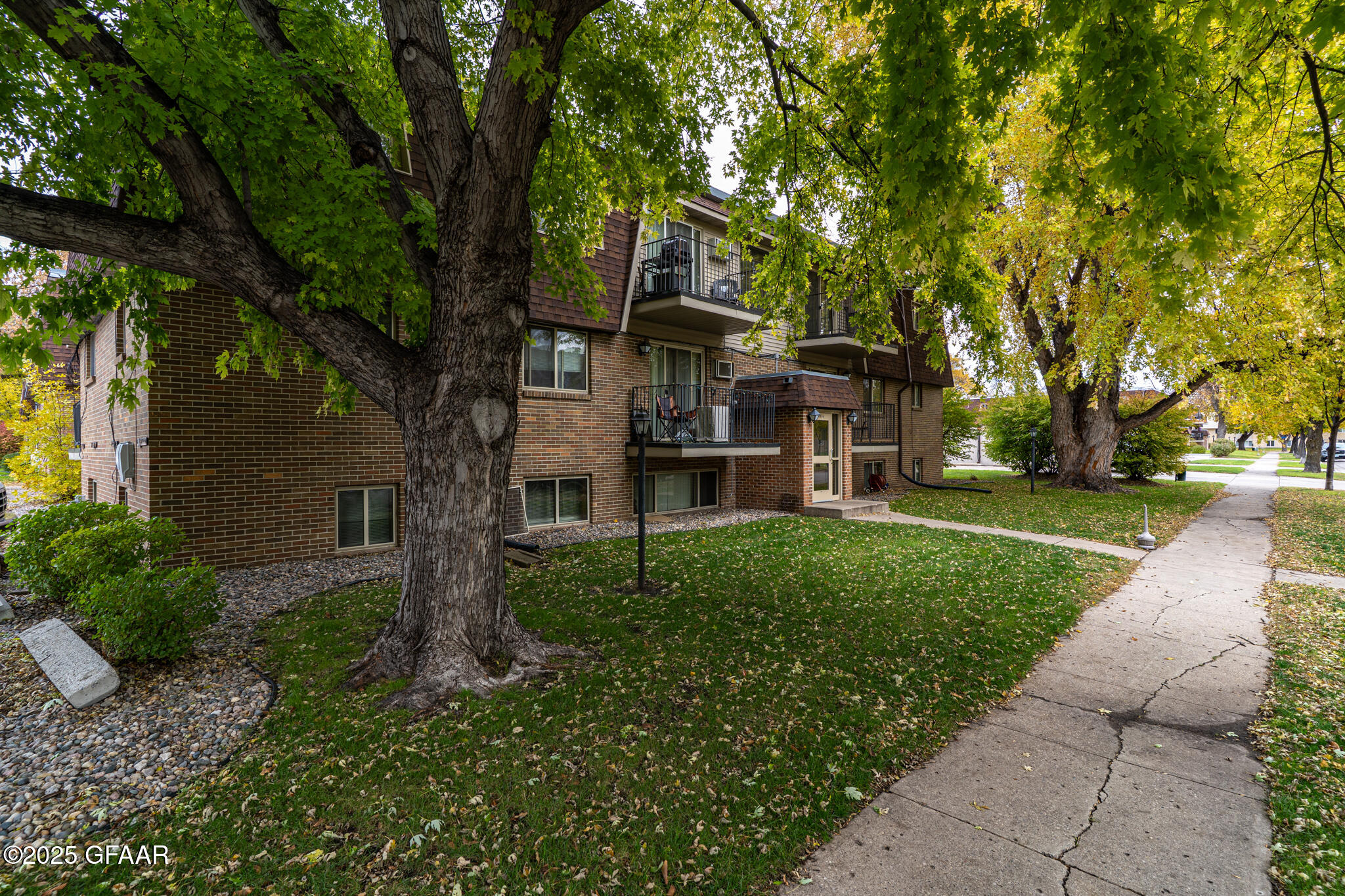 property viewer photo 1