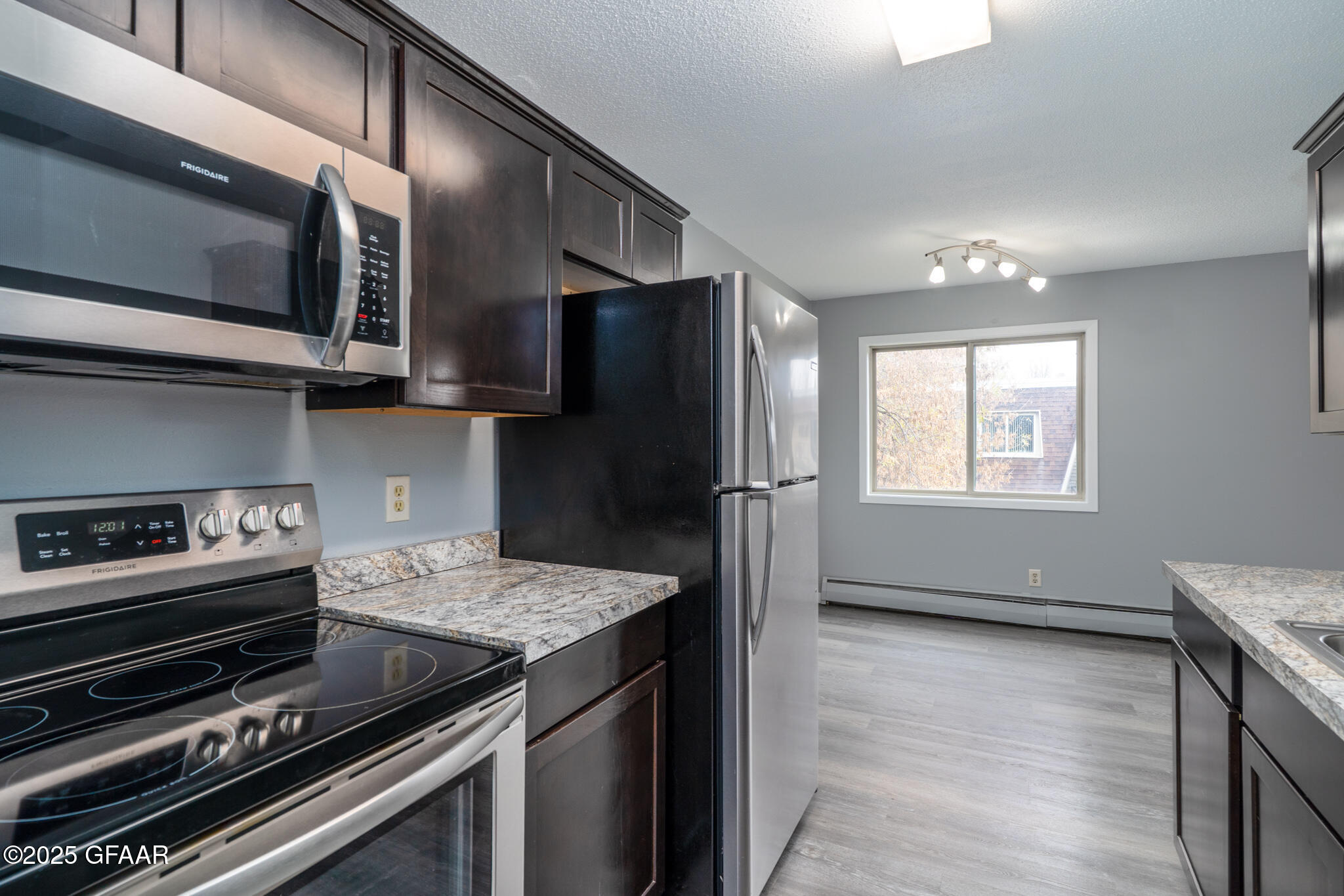 property viewer photo 12