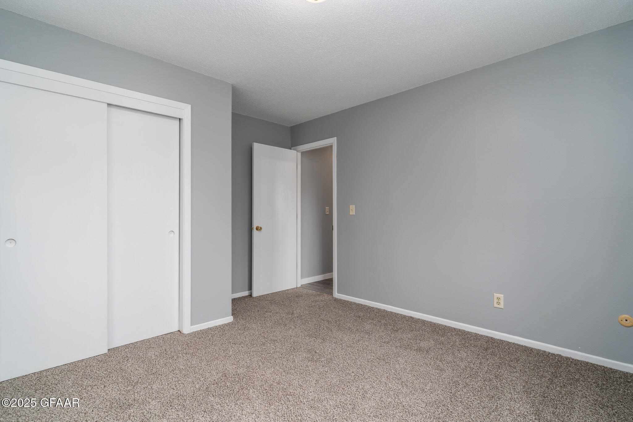 property viewer photo 14