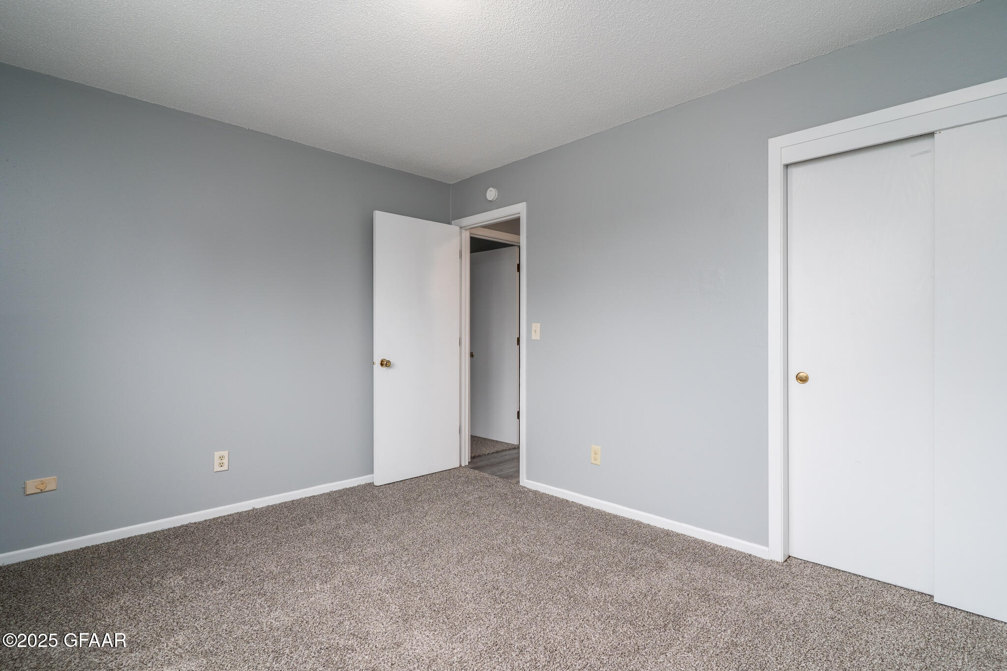property viewer photo 16