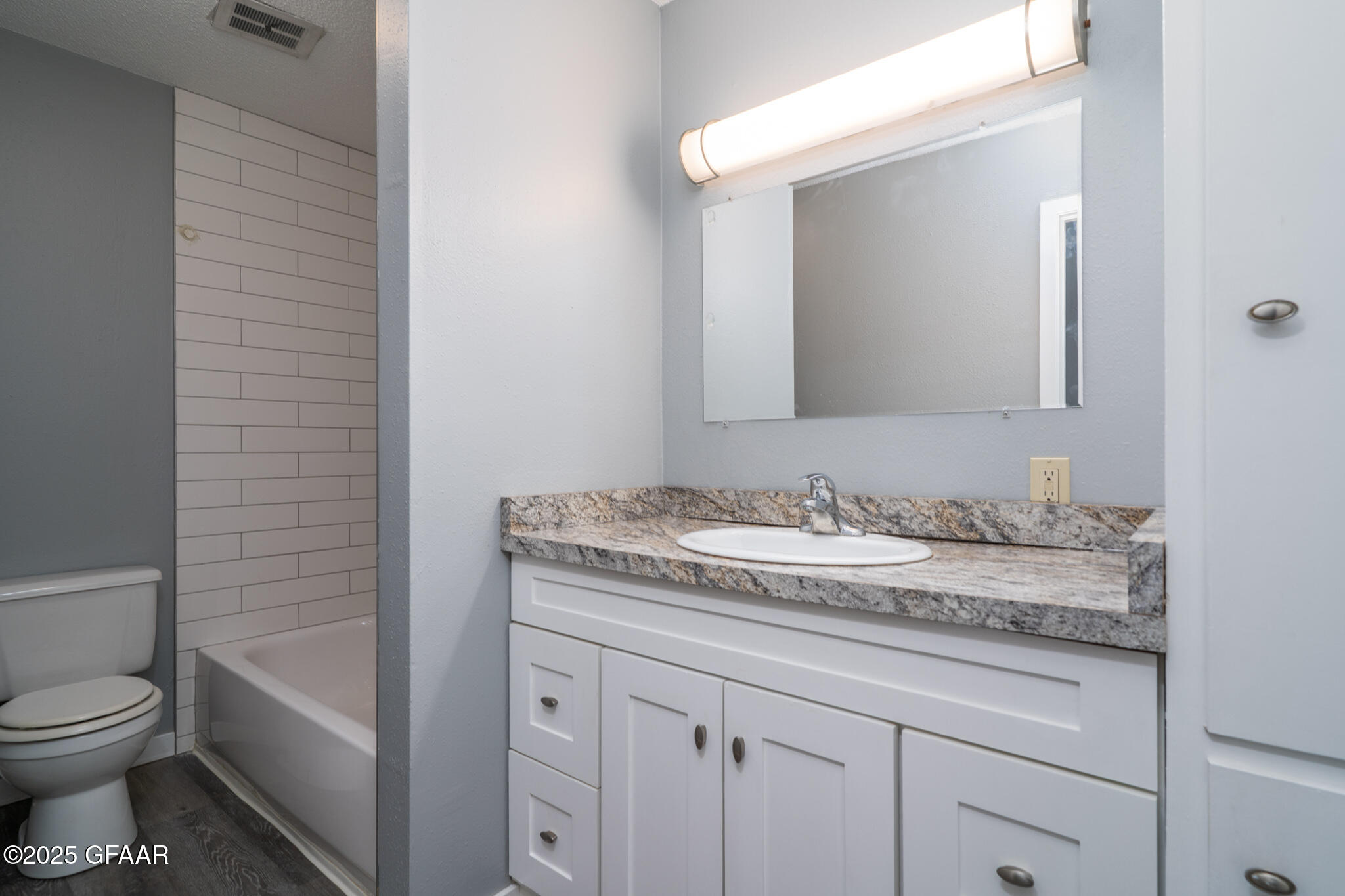 property viewer photo 17