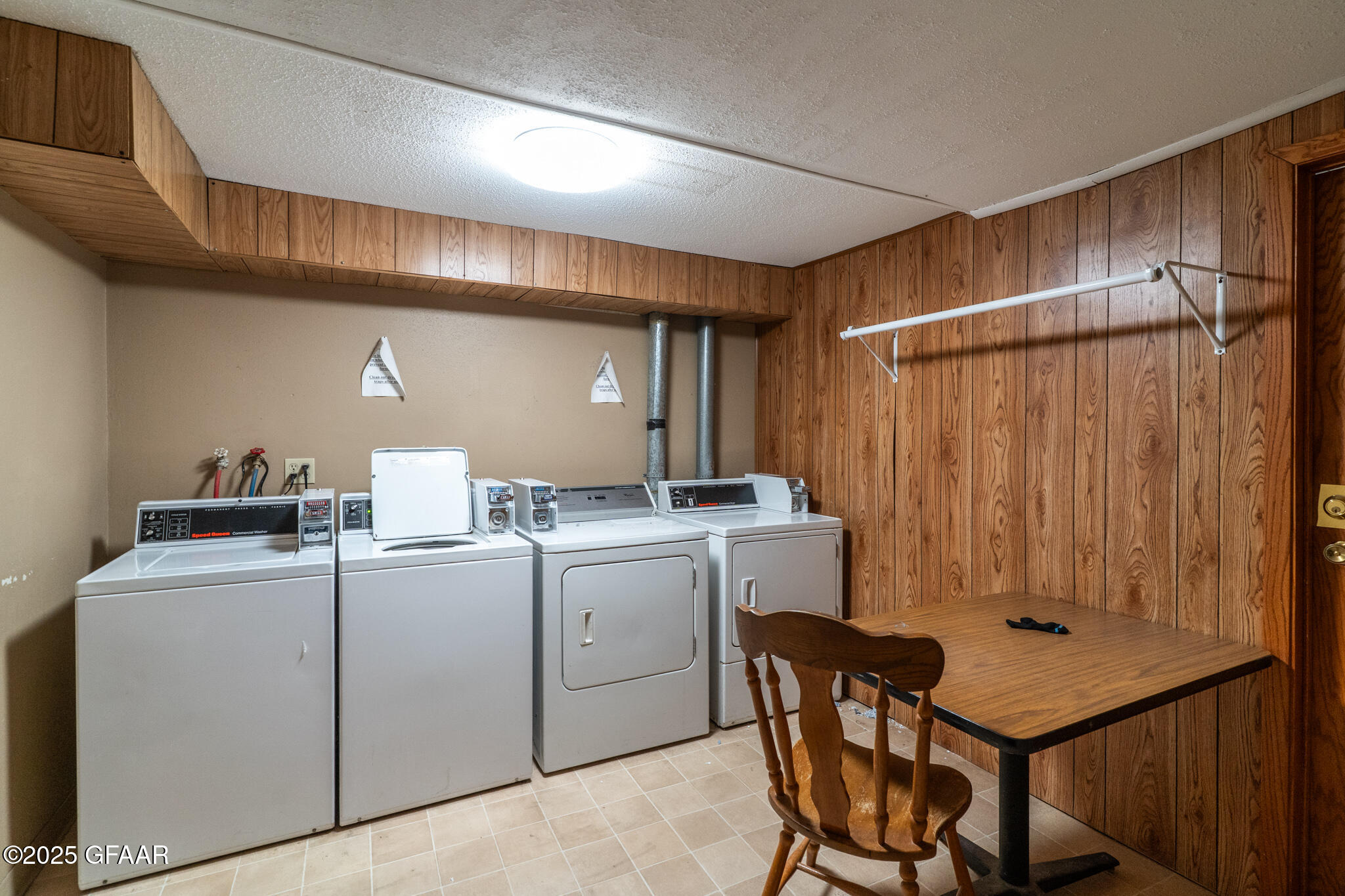 property viewer photo 19