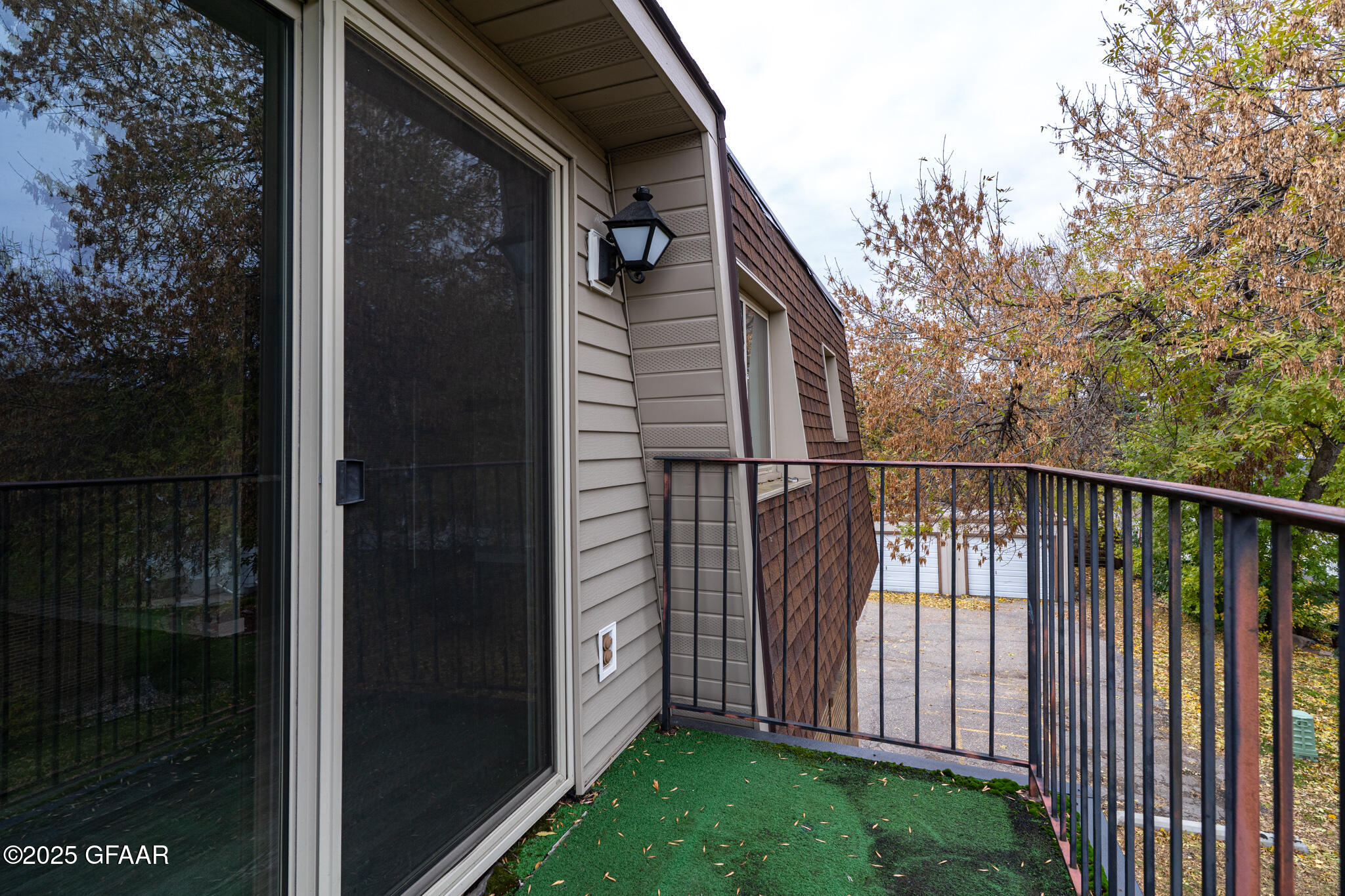 property viewer photo 3