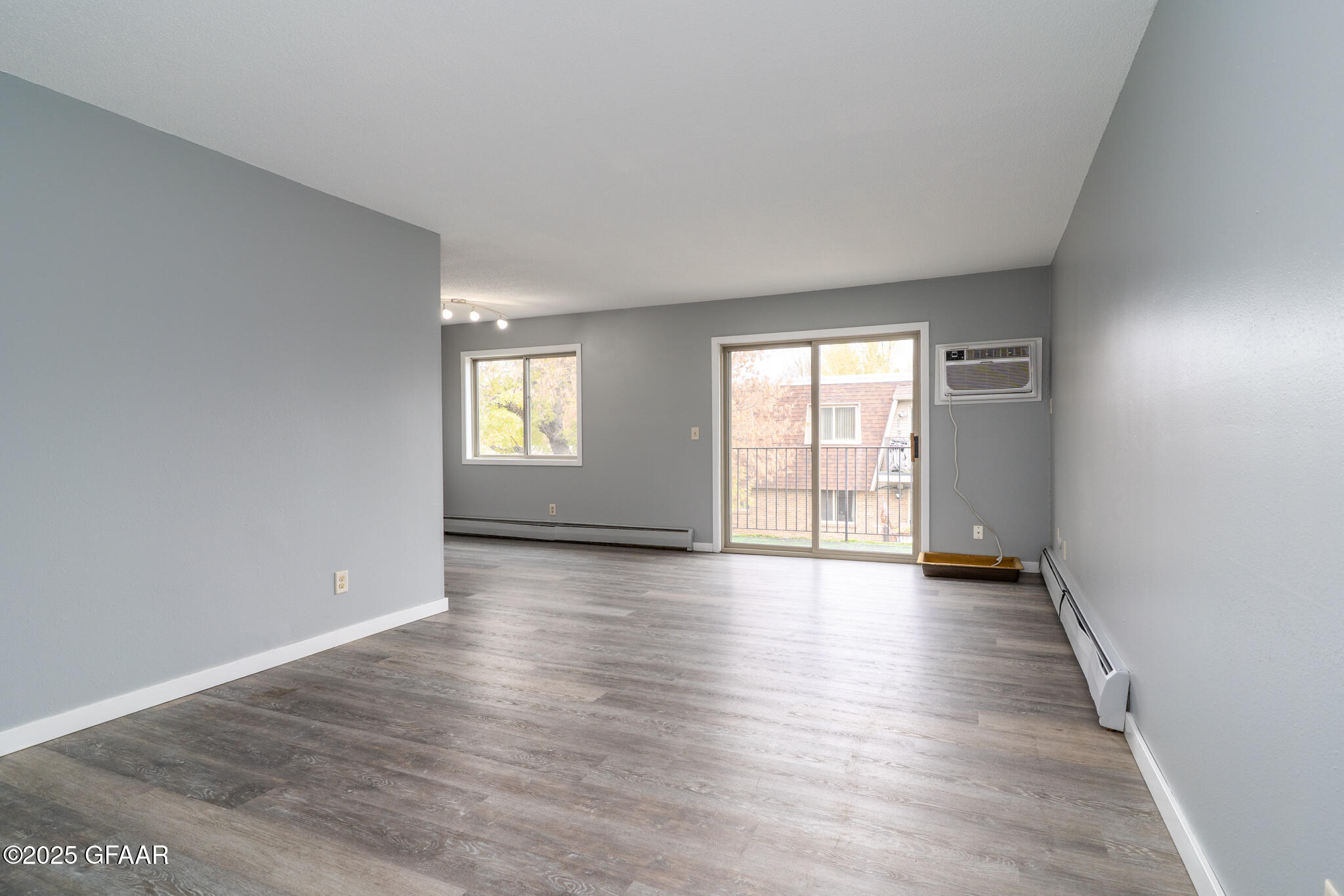 property viewer photo 7