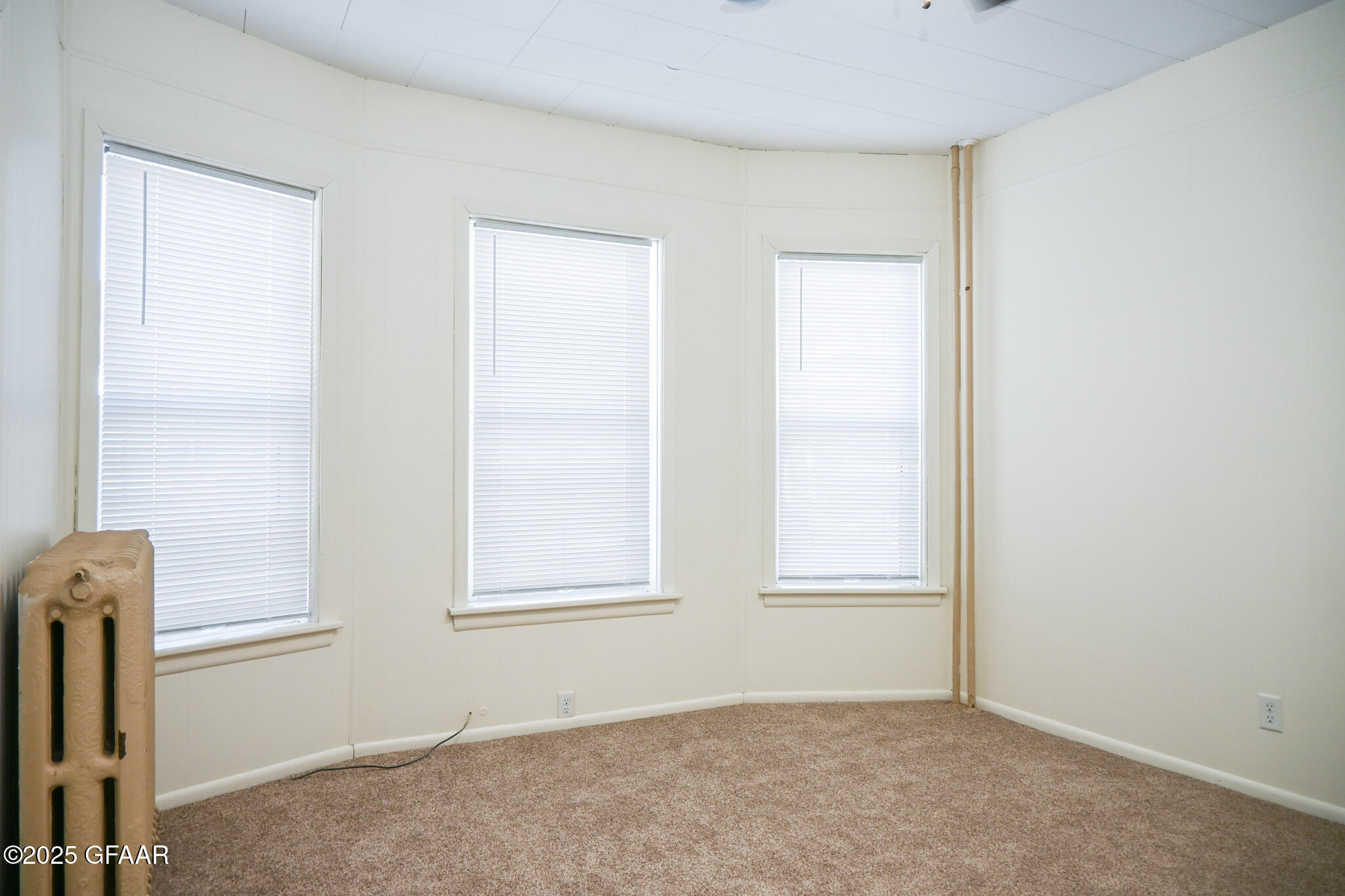 property viewer photo 1