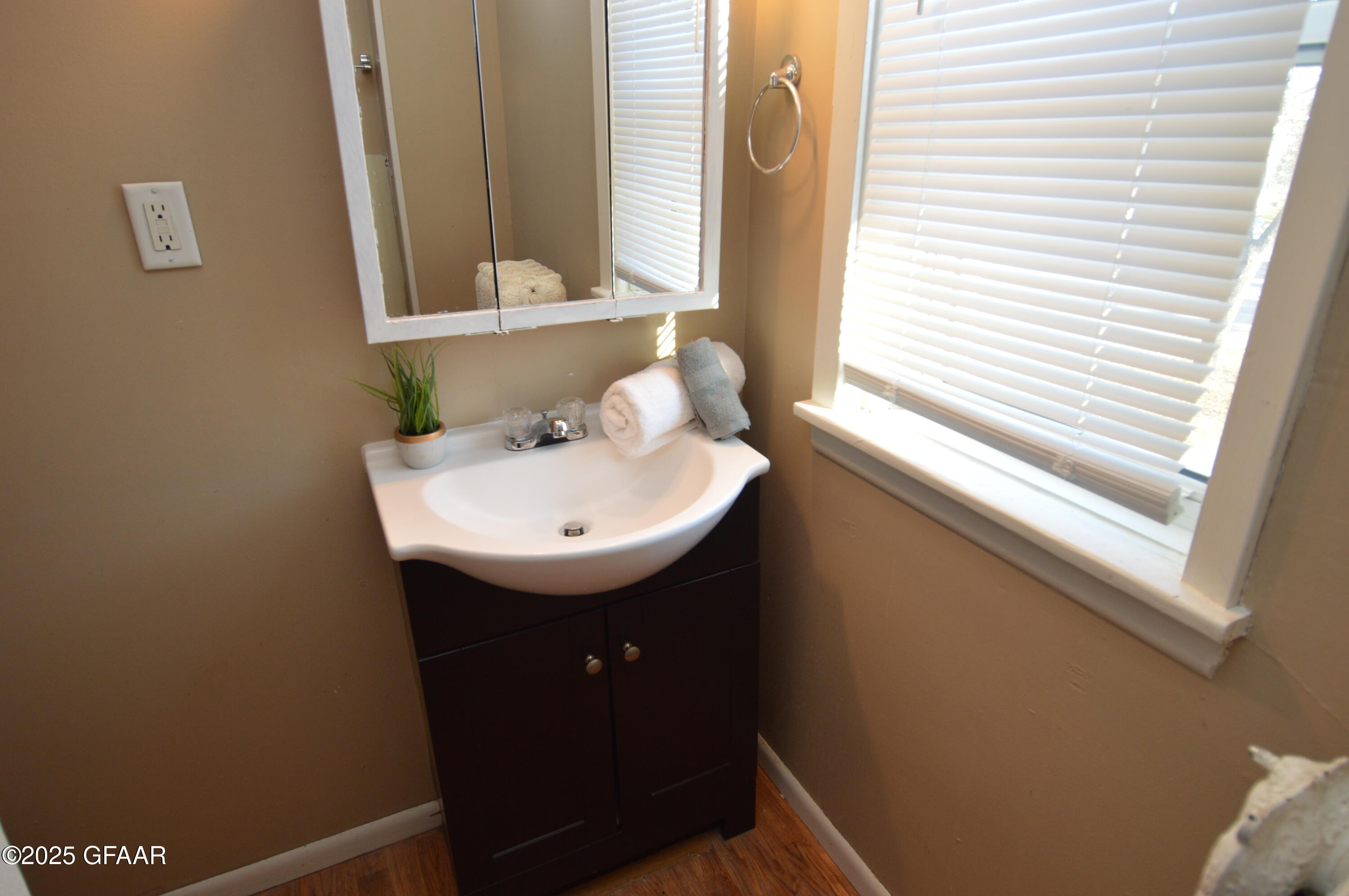 property viewer photo 11