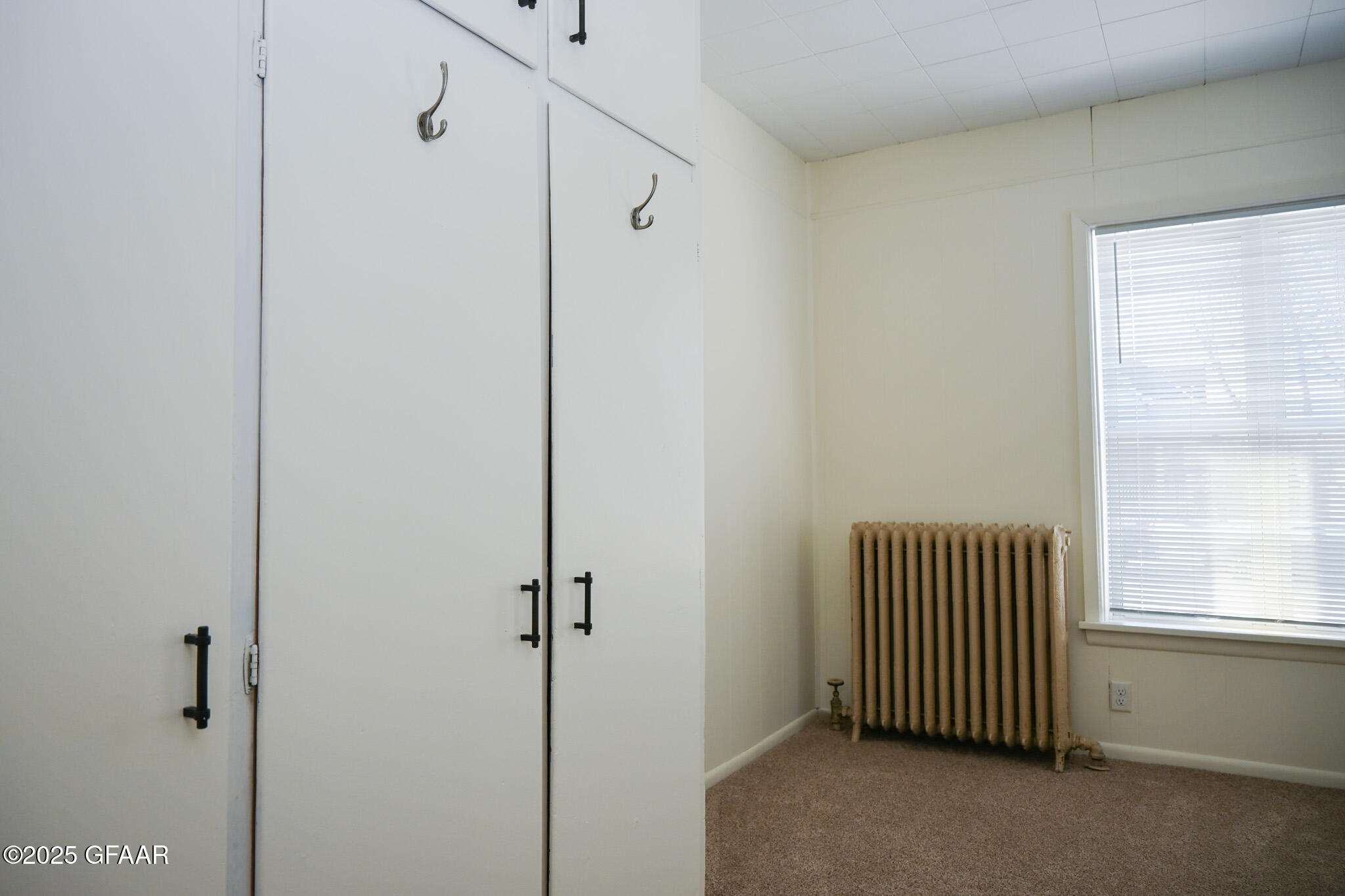 property viewer photo 4