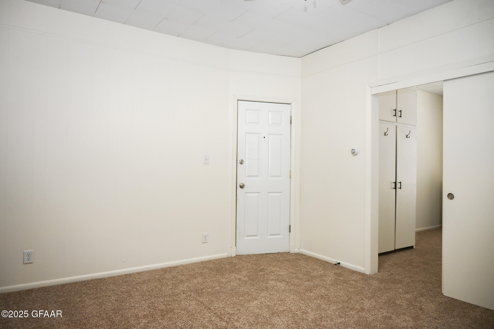 property viewer photo 6