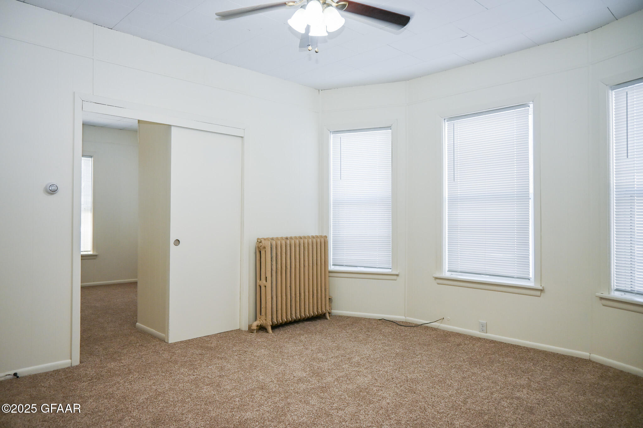 property viewer photo 7
