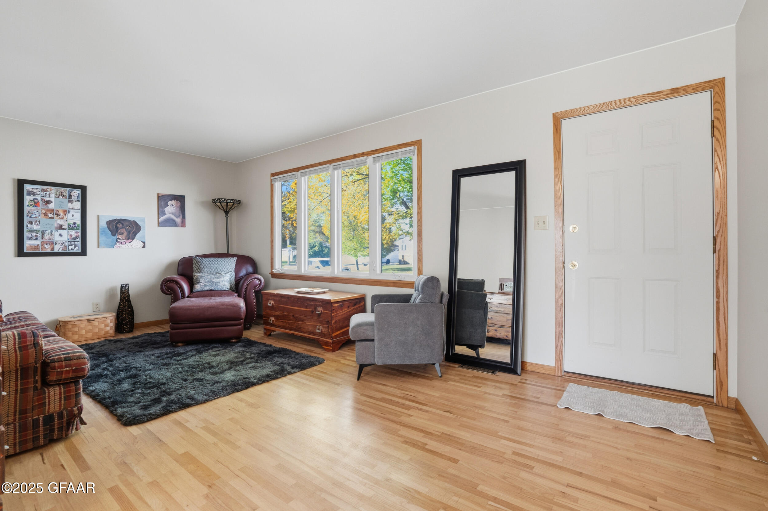 property viewer photo 1