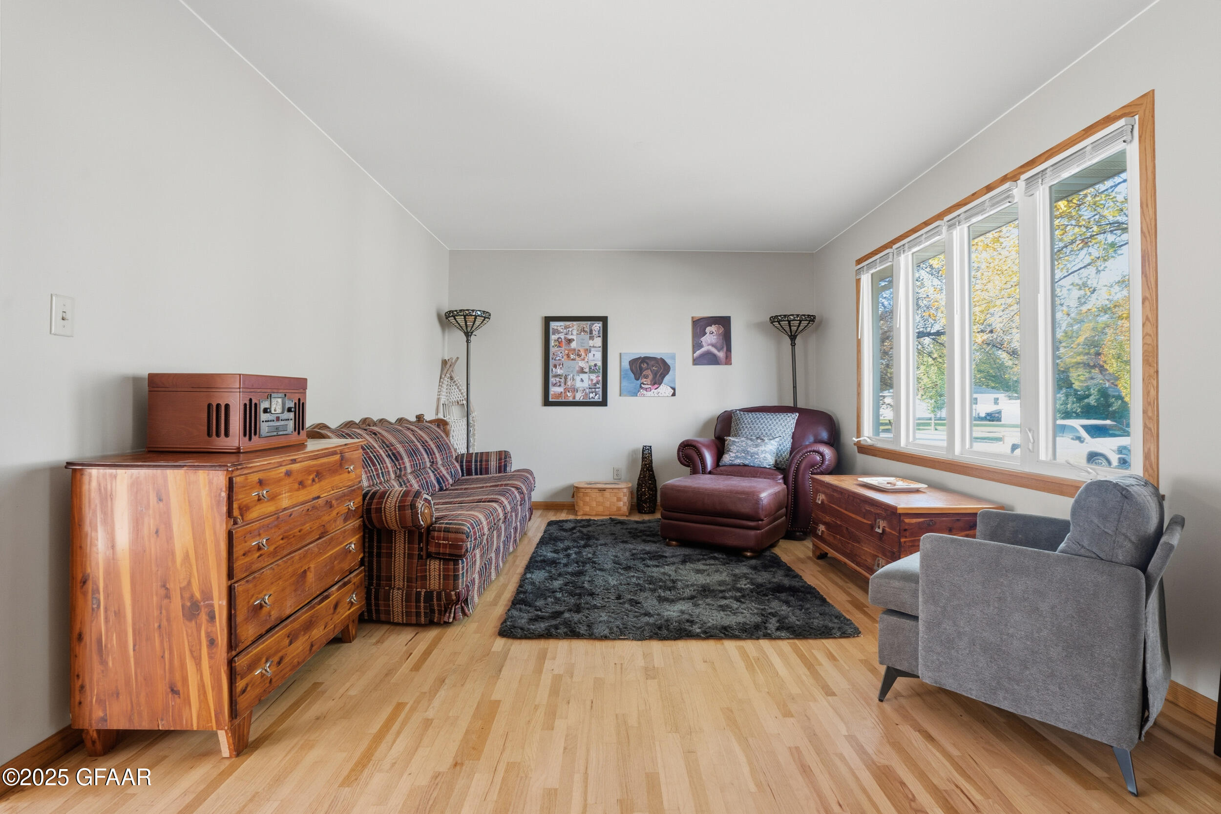 property viewer photo 2