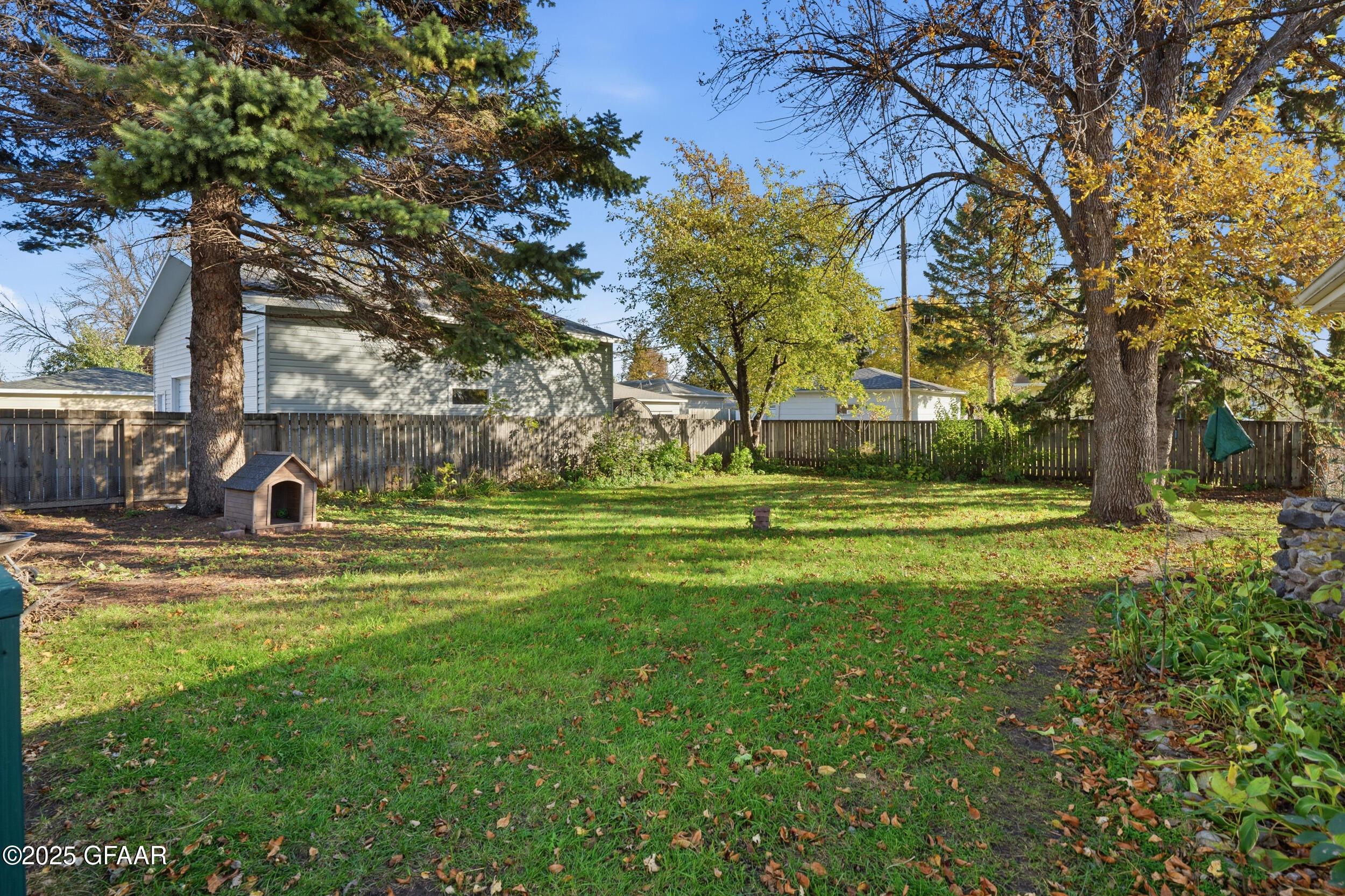 property viewer photo 25