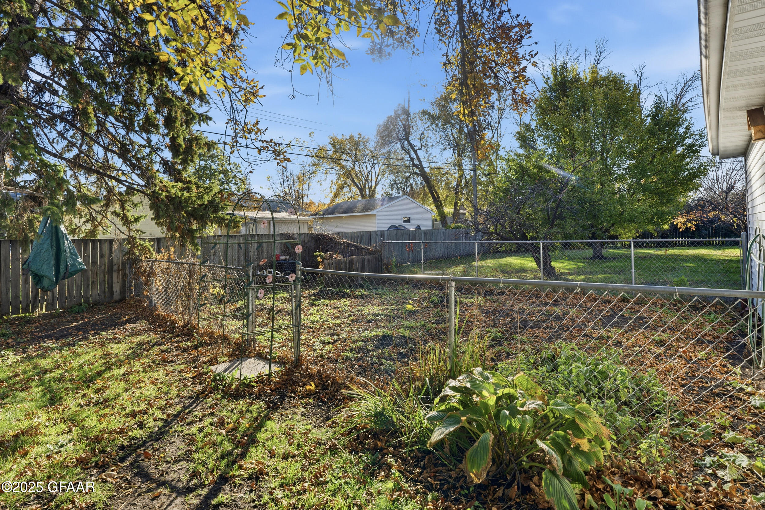 property viewer photo 26