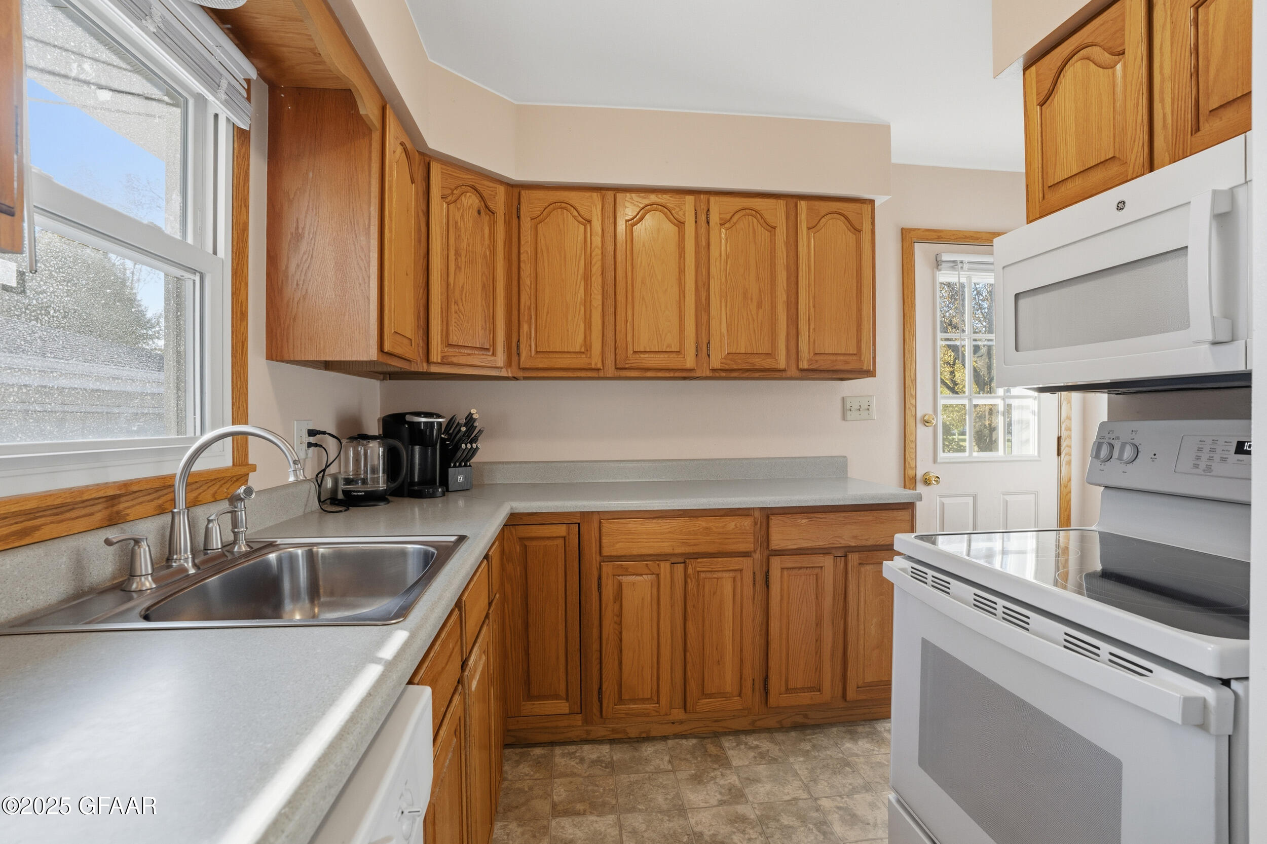 property viewer photo 4