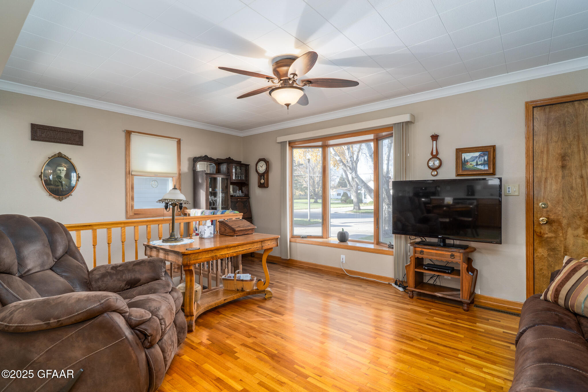 property viewer photo 2