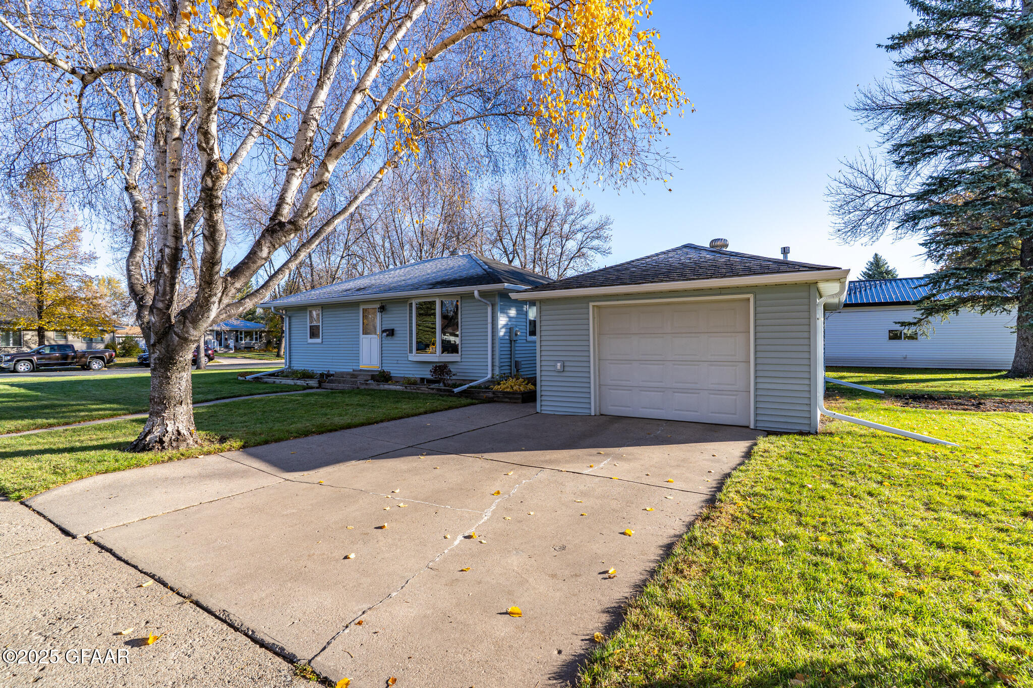property viewer photo 35