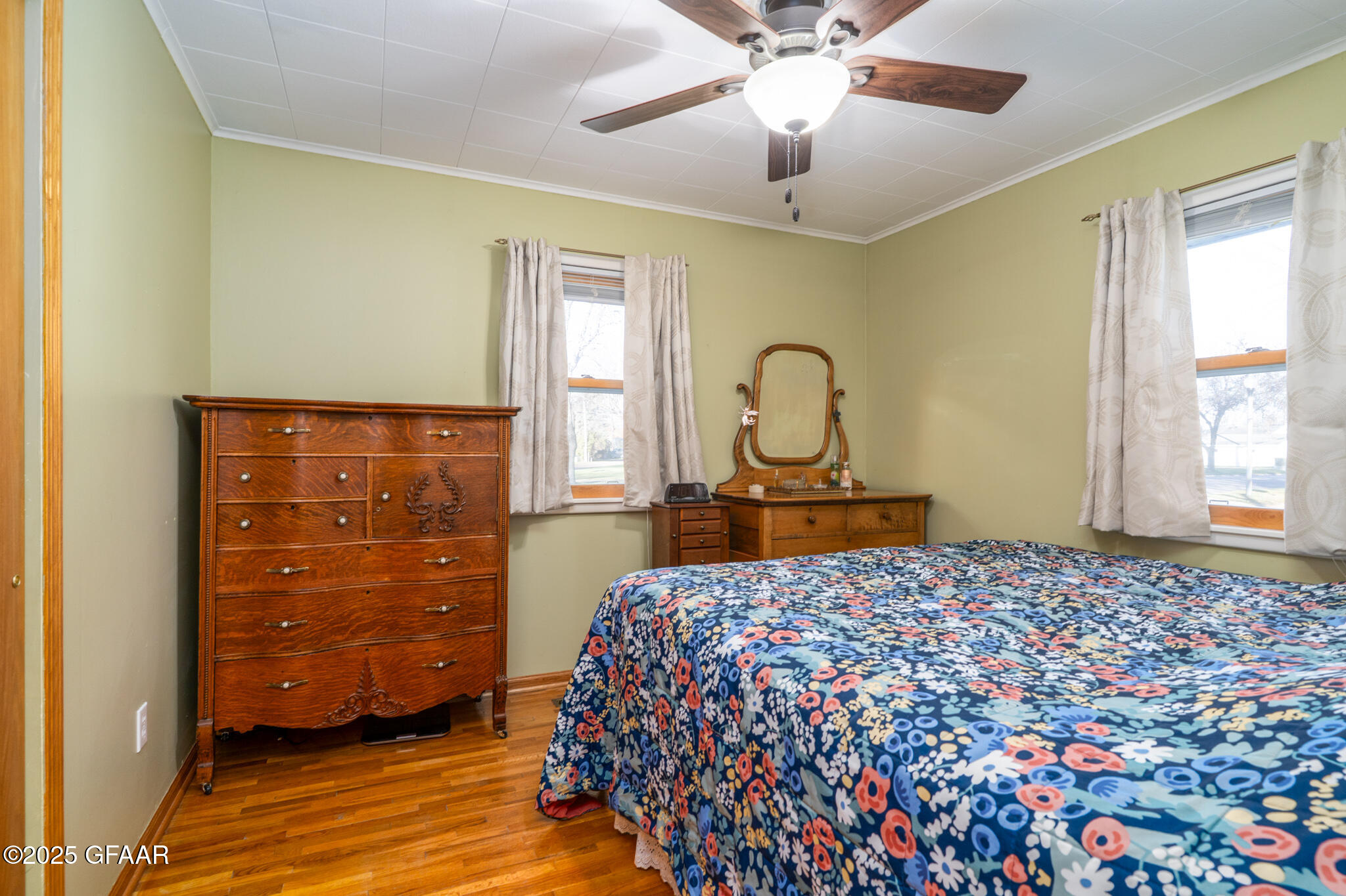 property viewer photo 7