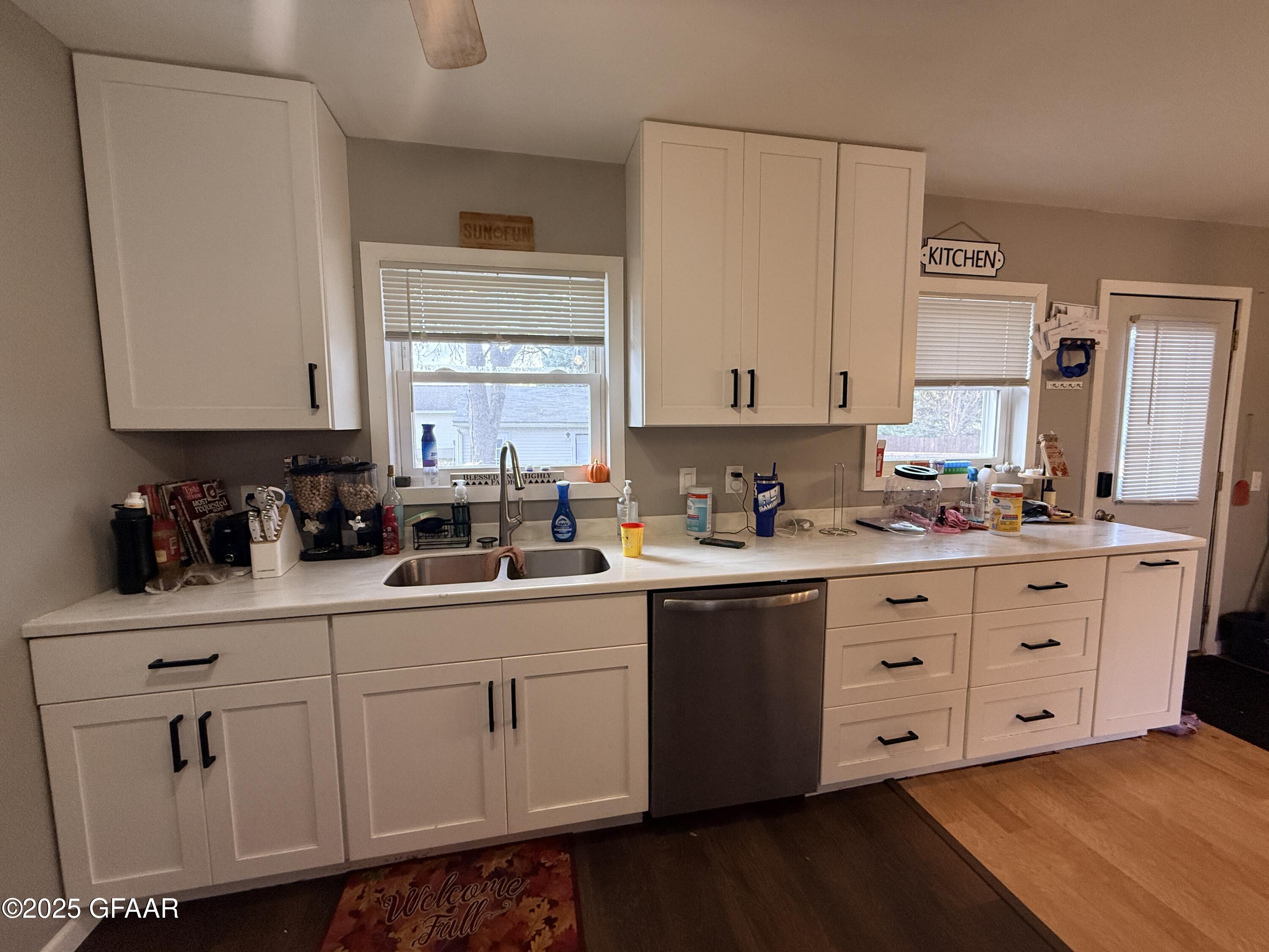 property viewer photo 2