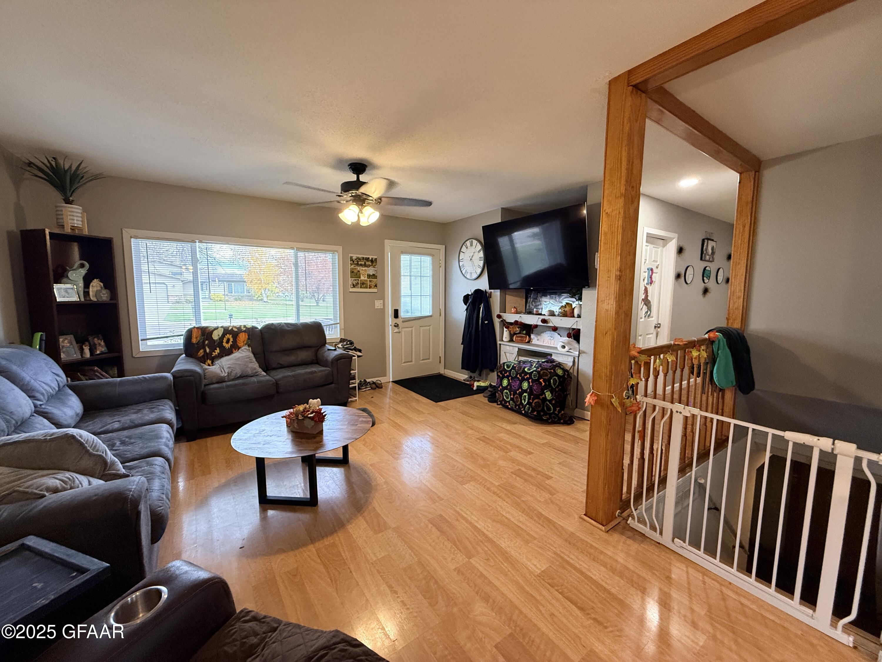 property viewer photo 6