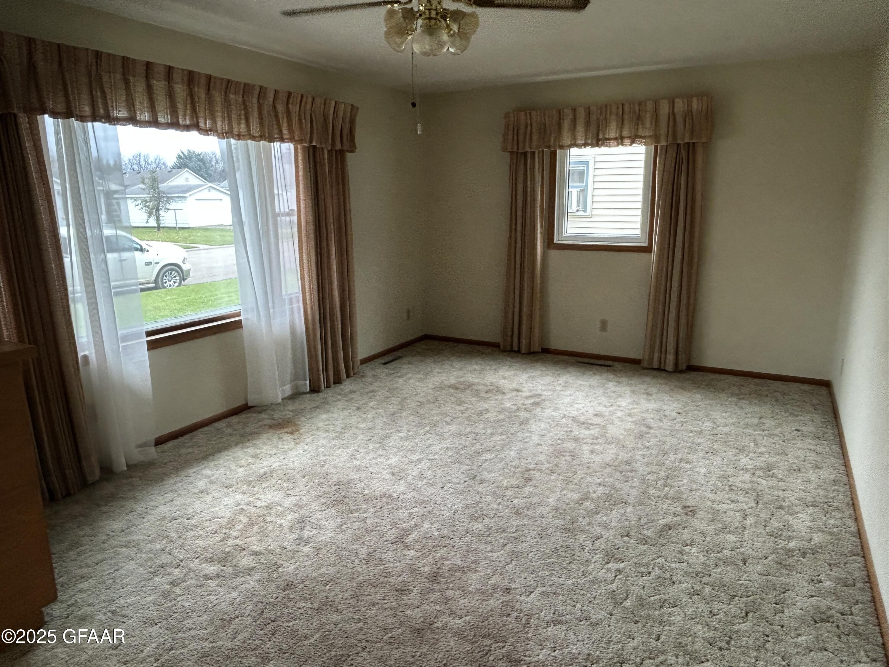 property viewer photo 1
