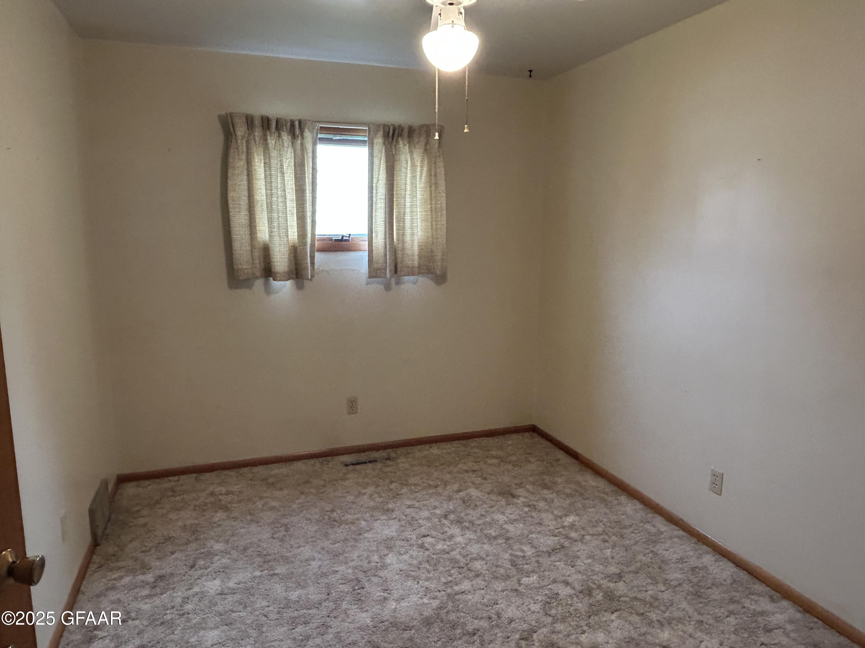 property viewer photo 10