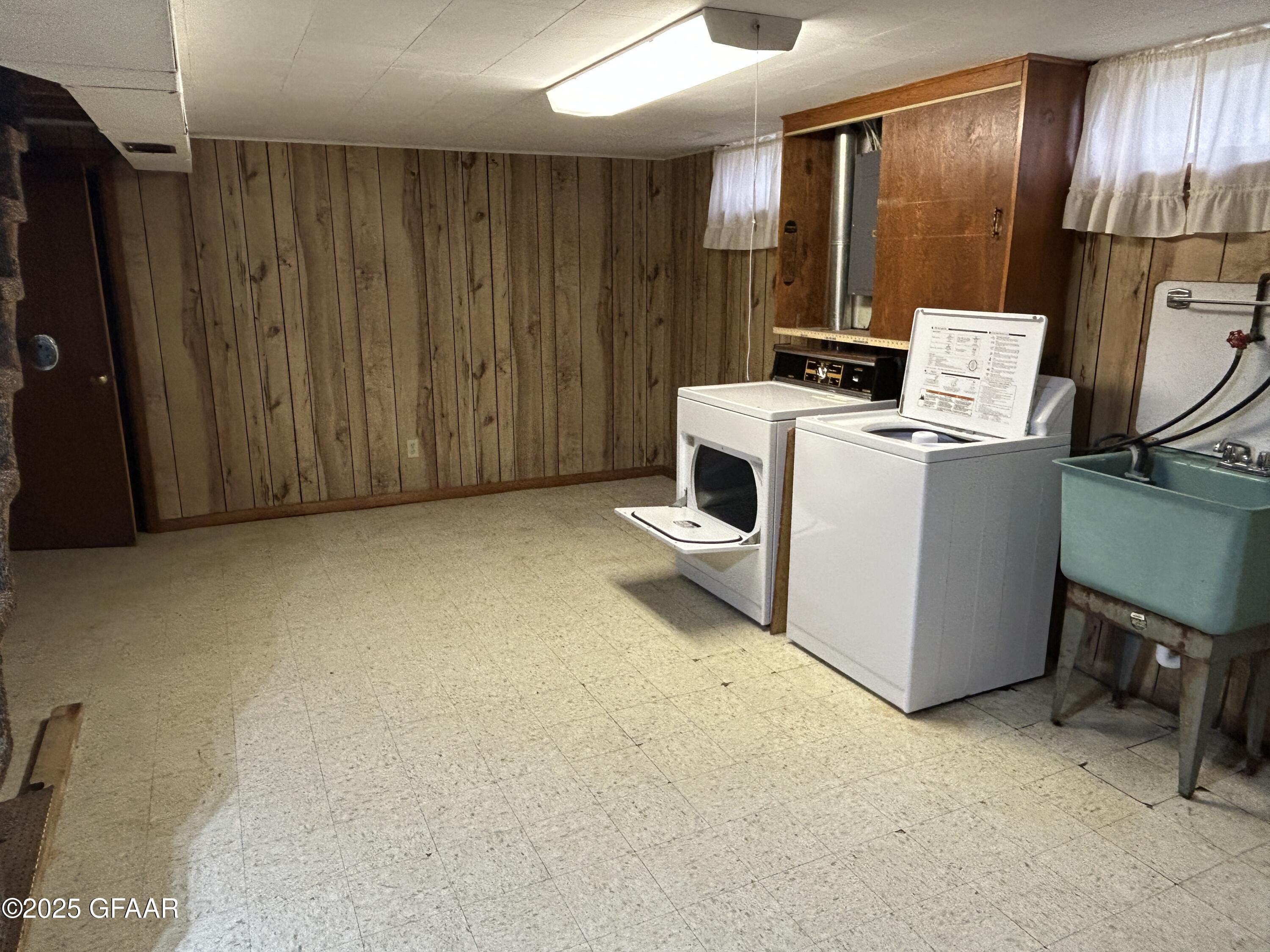 property viewer photo 16