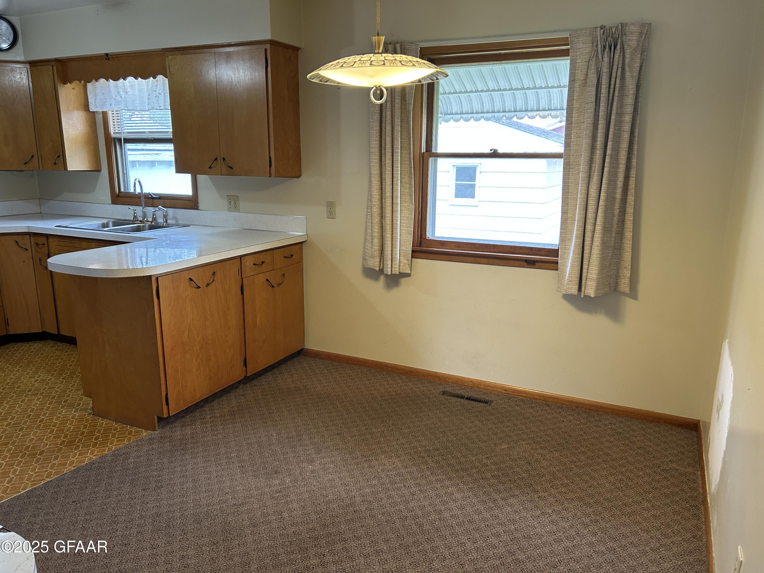 property viewer photo 3
