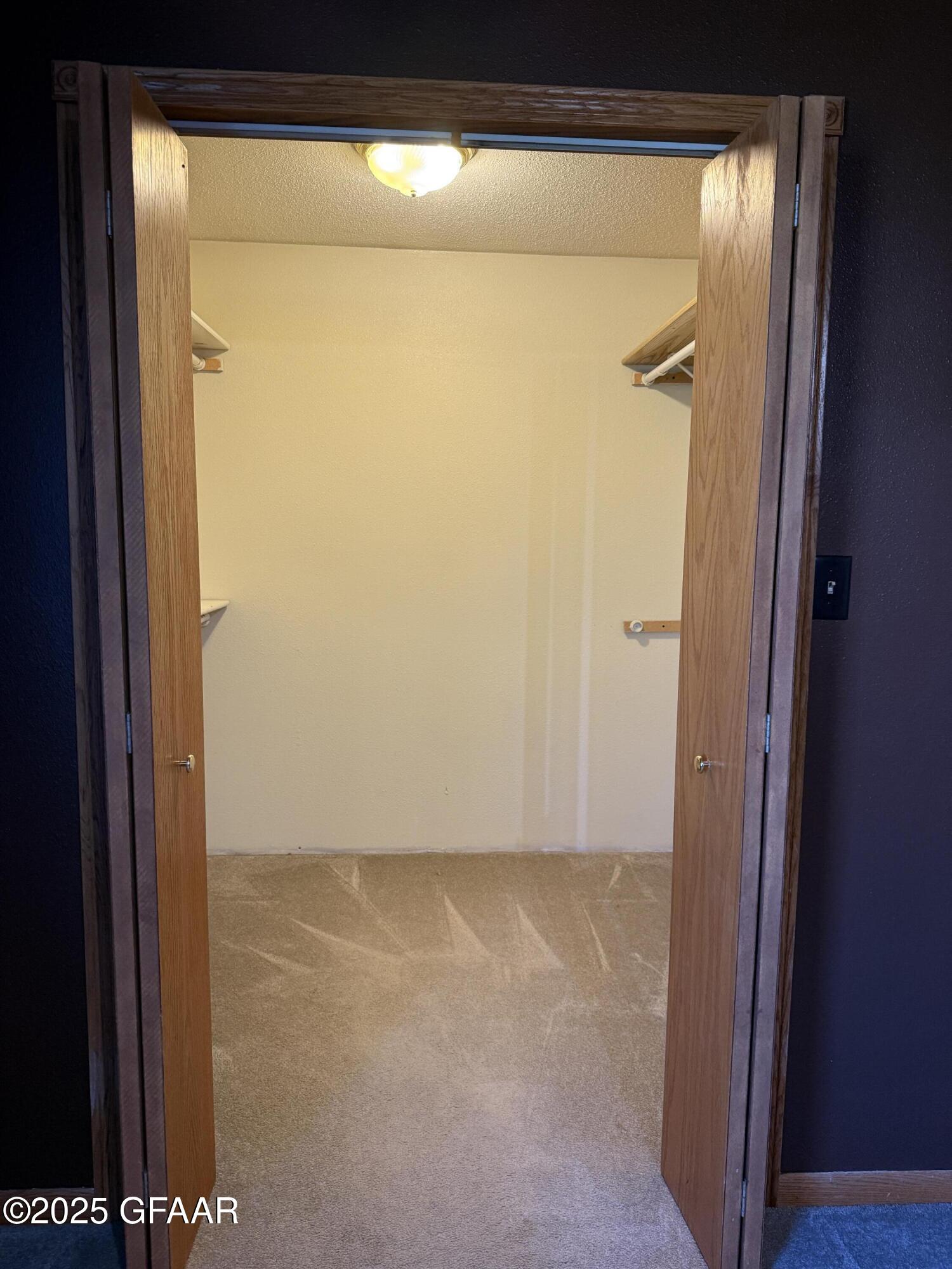 property viewer photo 15