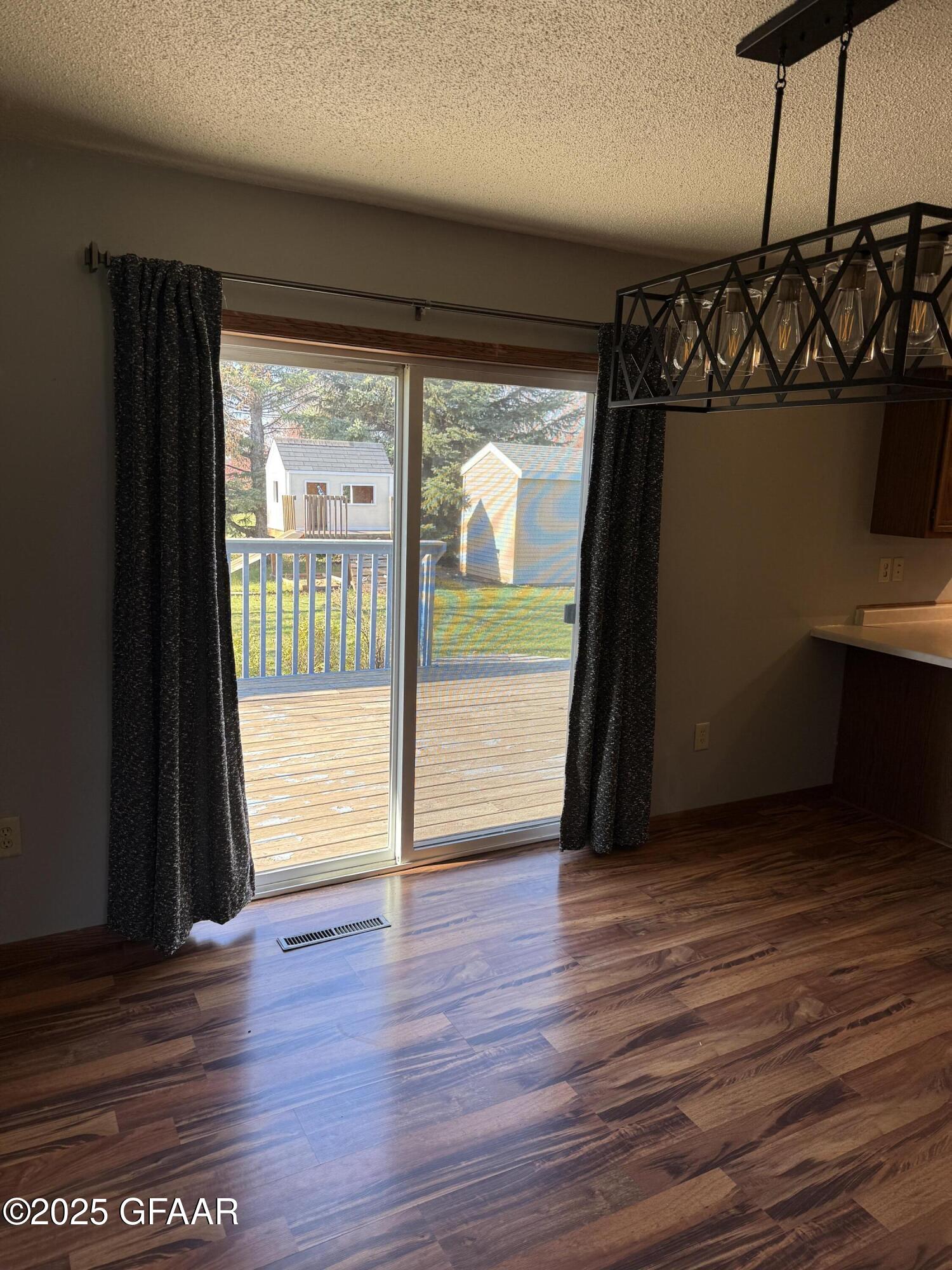 property viewer photo 19