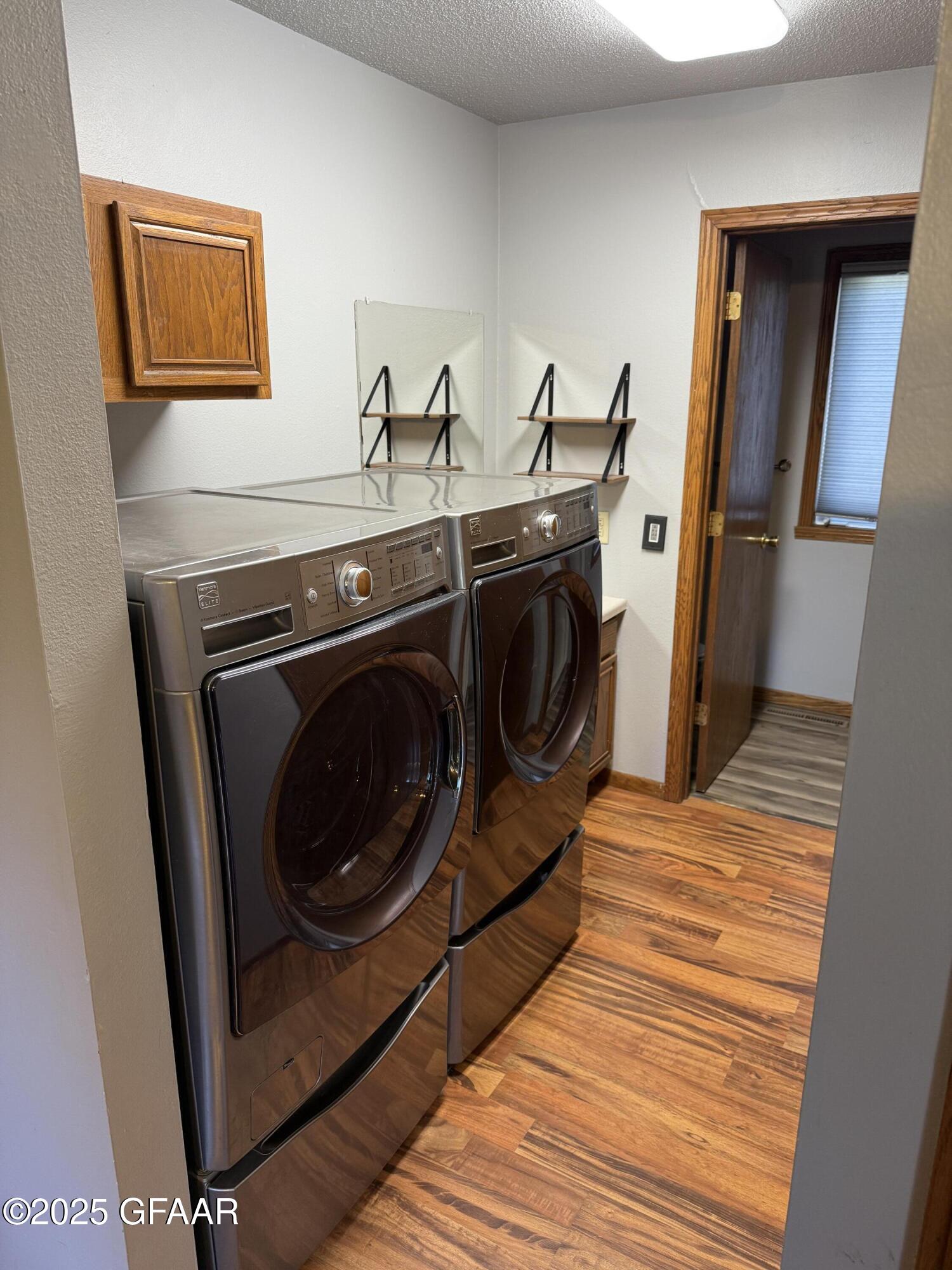 property viewer photo 23