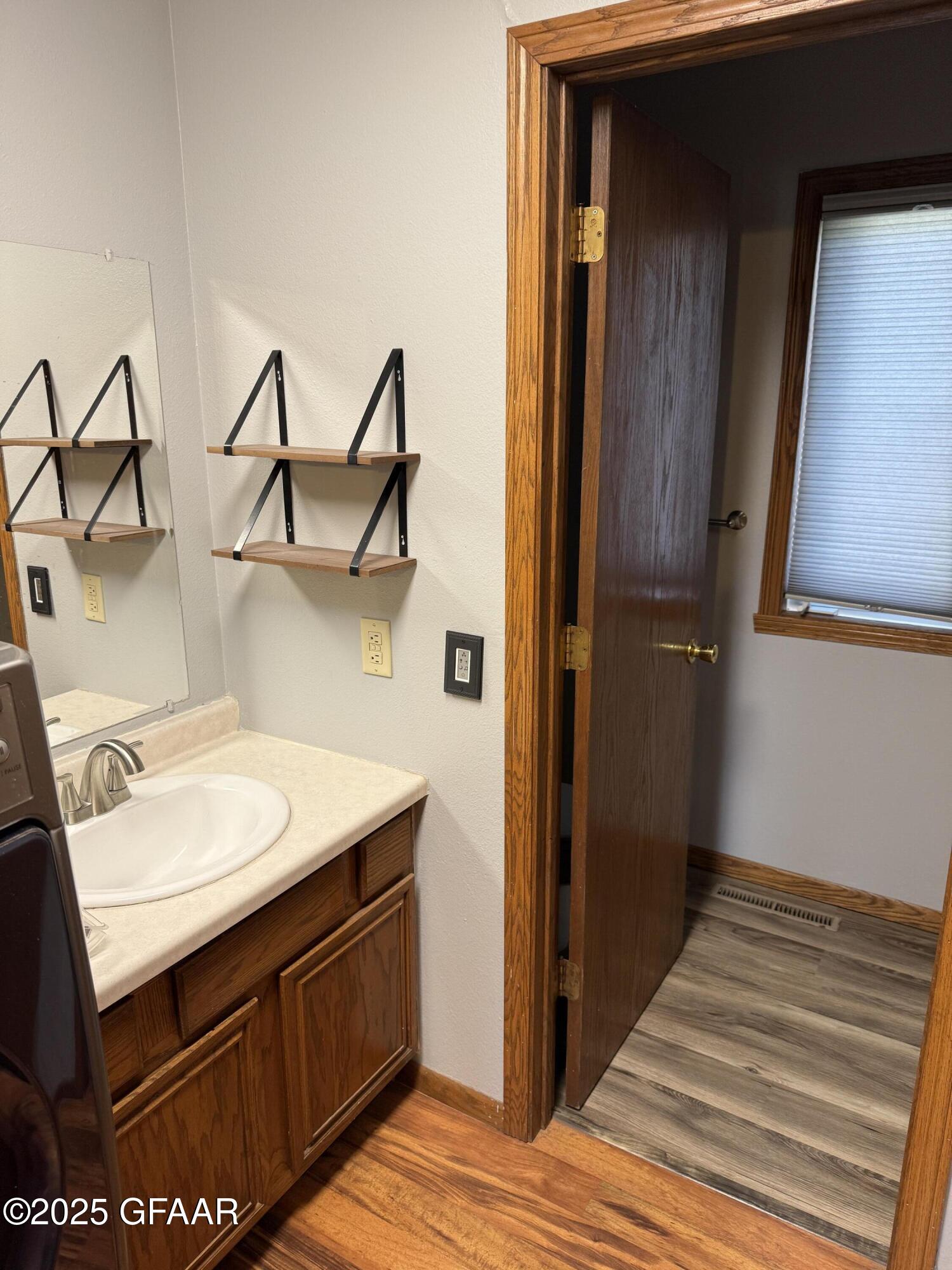 property viewer photo 24