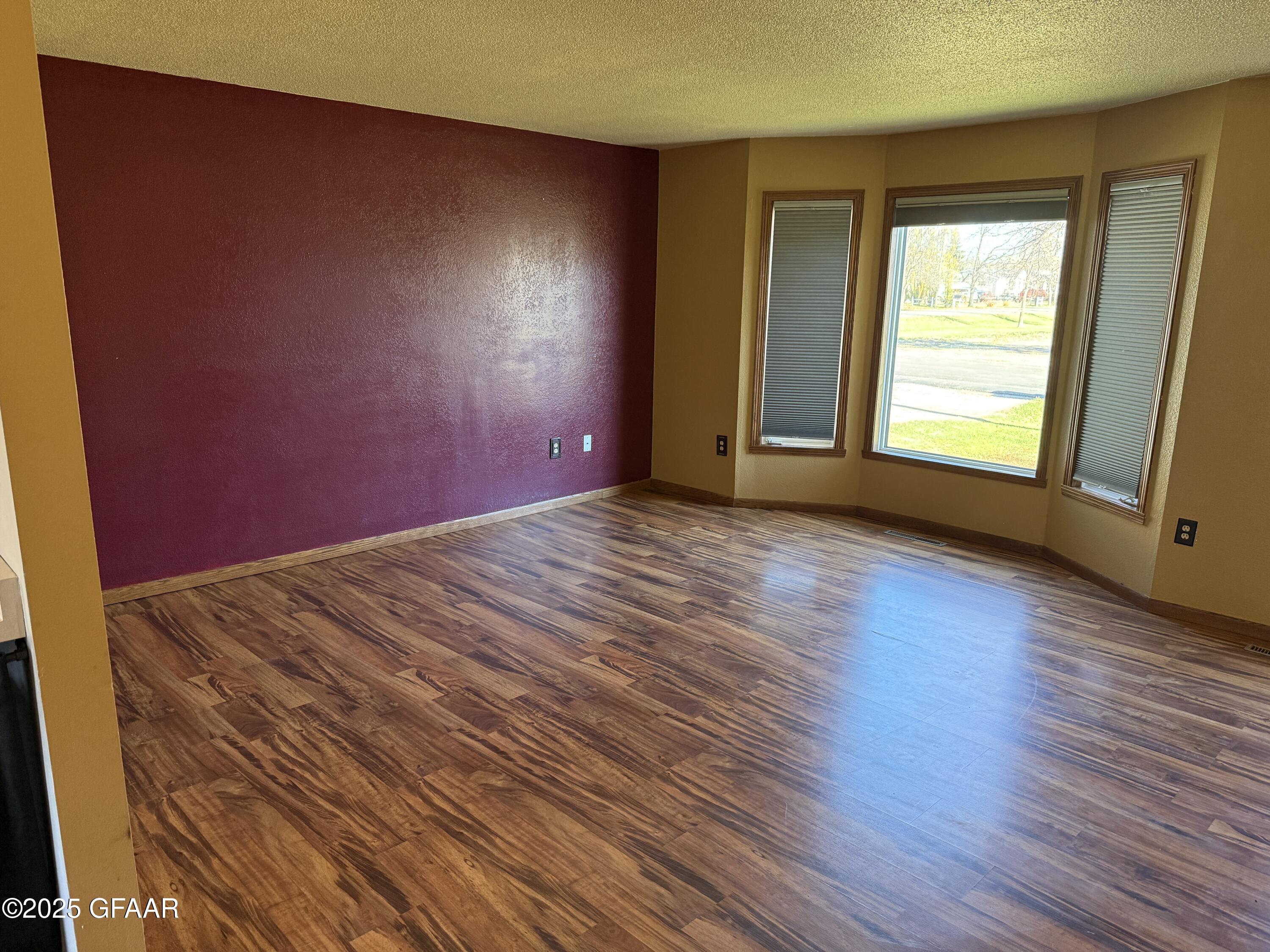 property viewer photo 30