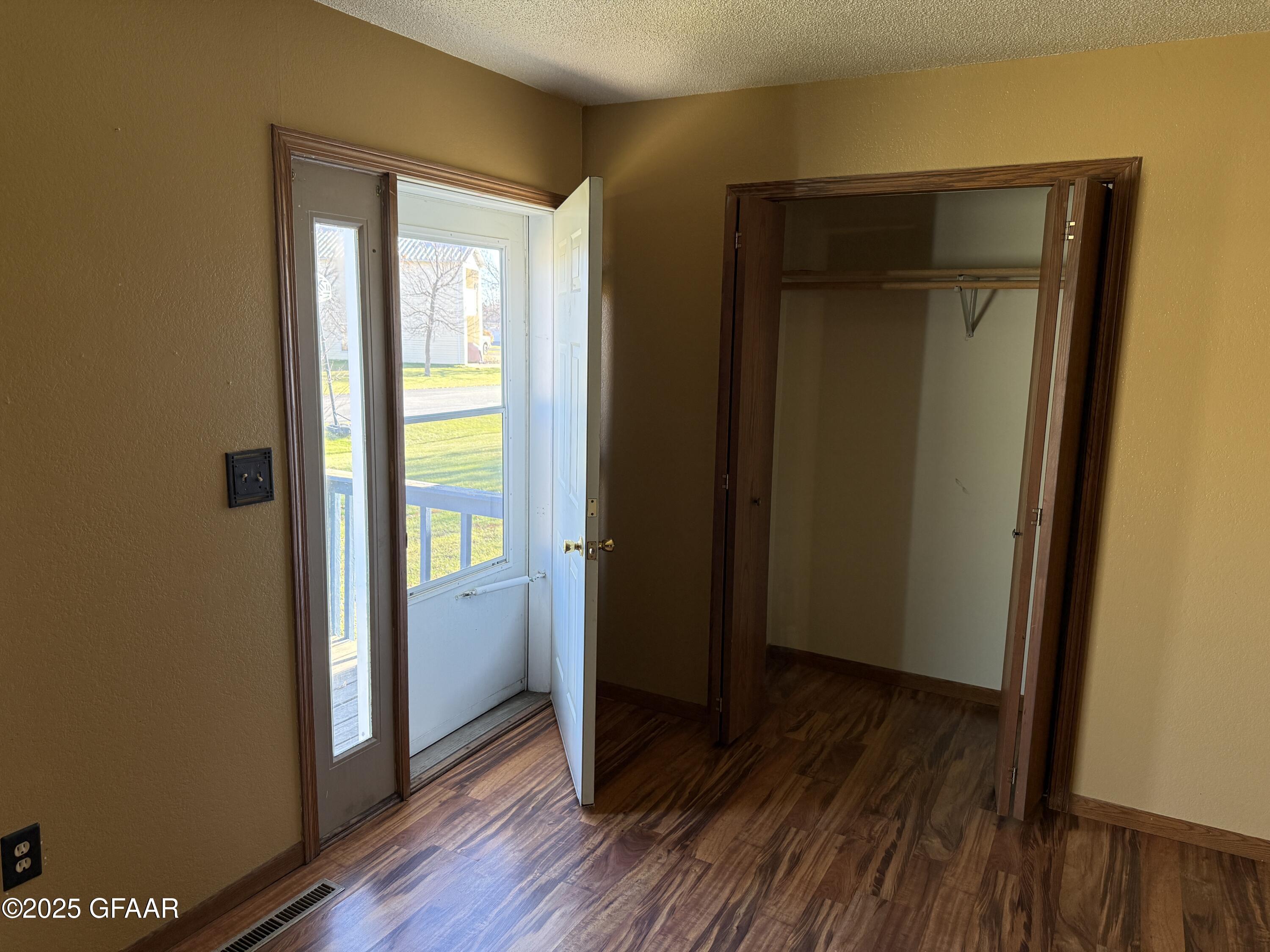 property viewer photo 31