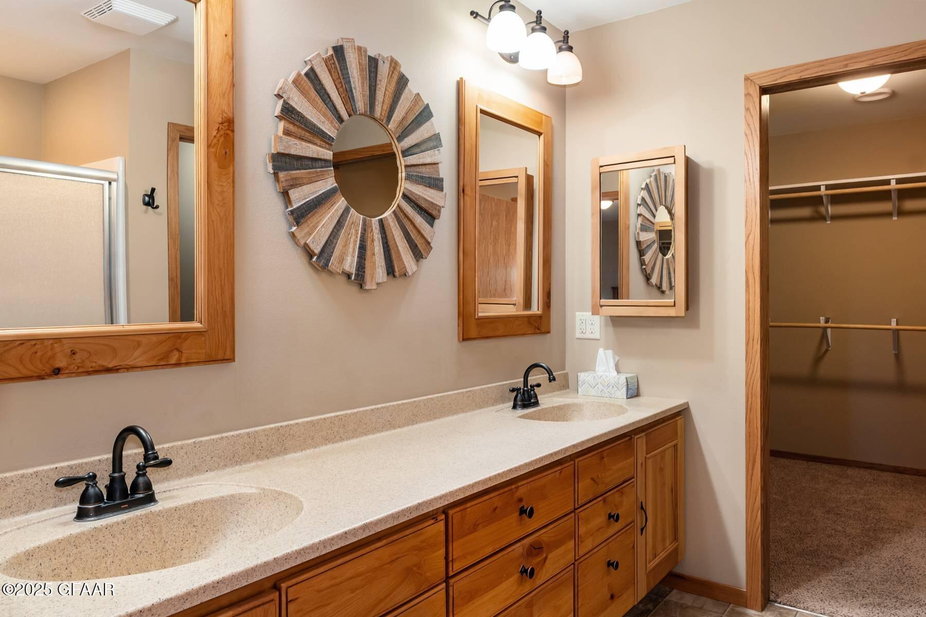 property viewer photo 15