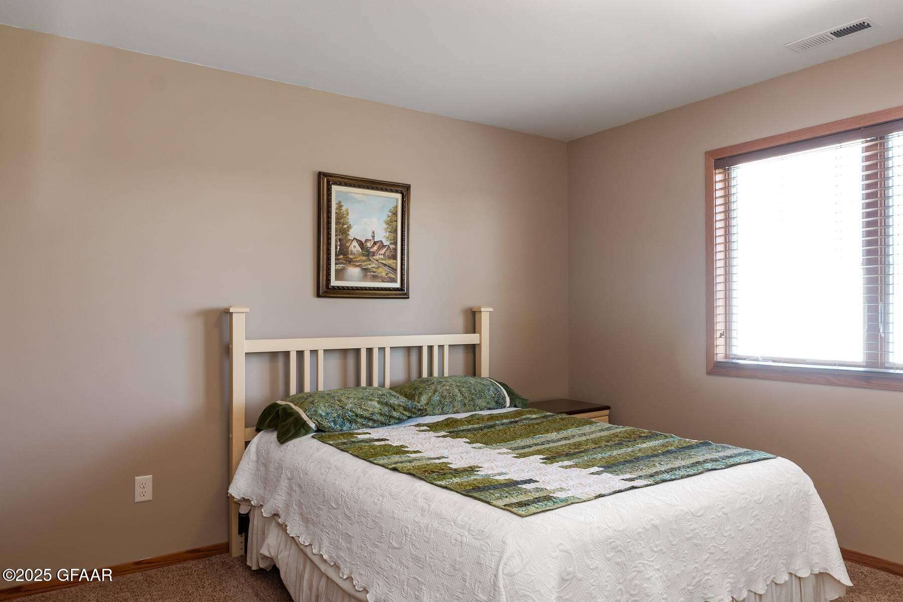 property viewer photo 23