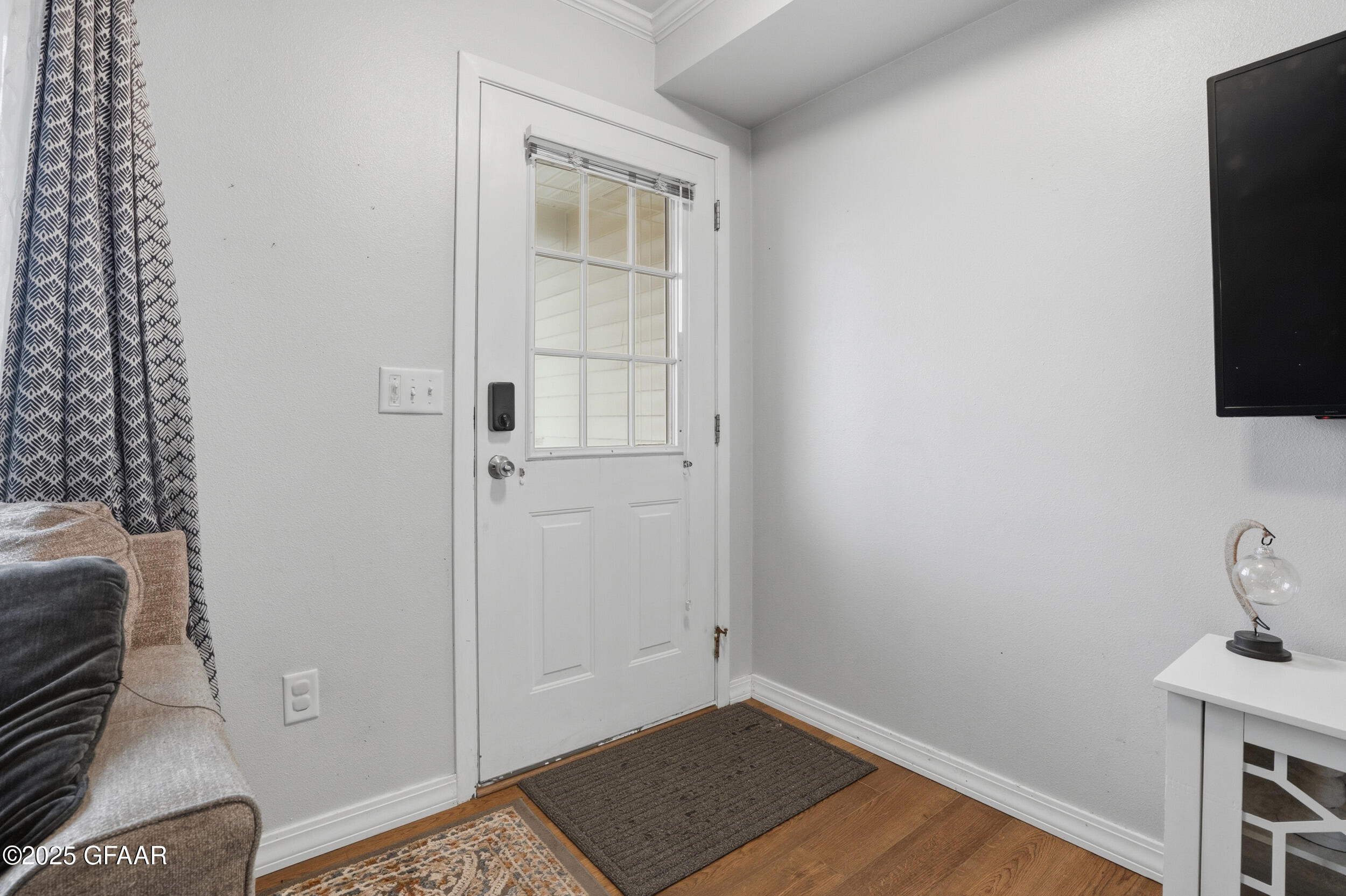 property viewer photo 3