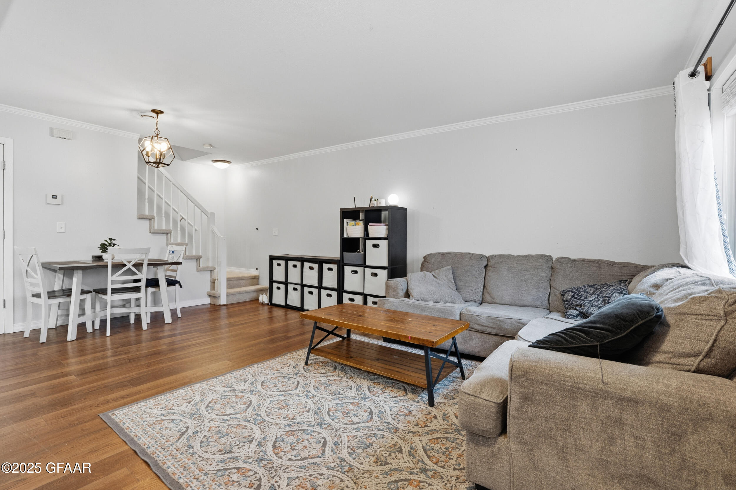 property viewer photo 4