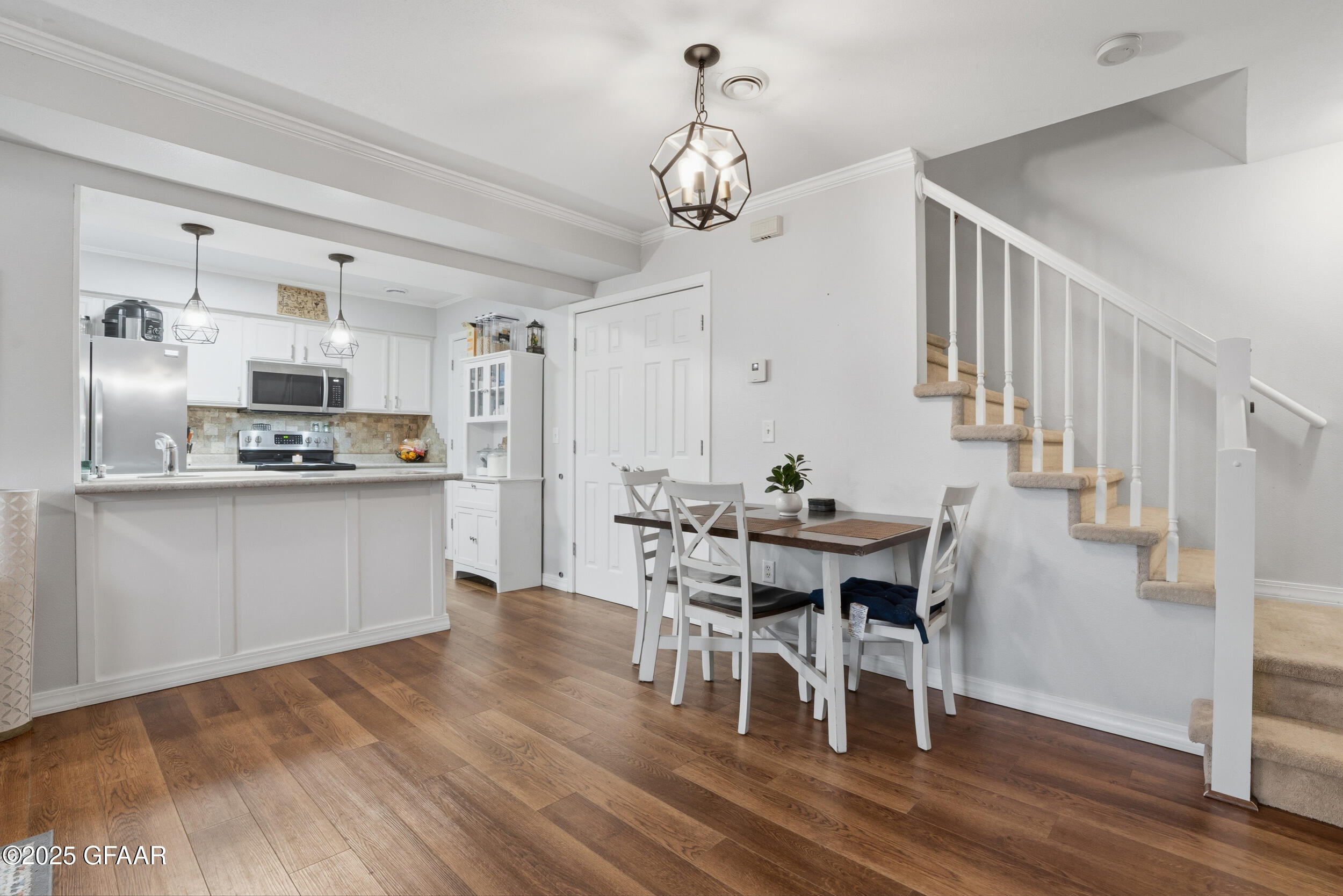 property viewer photo 6