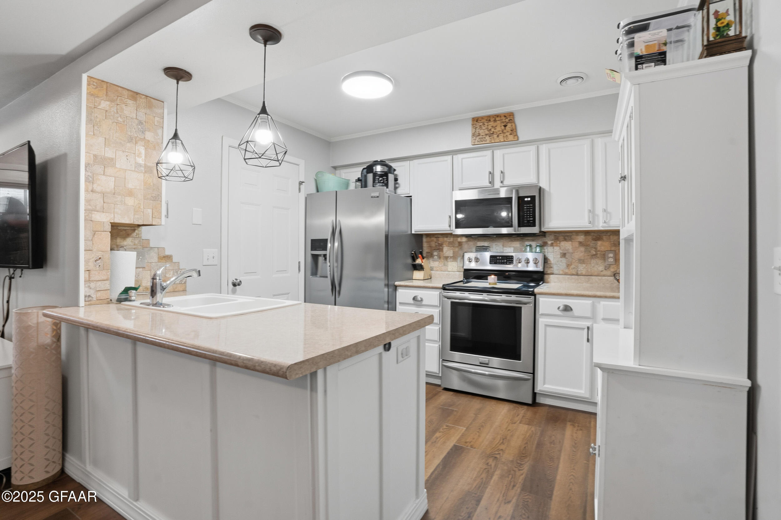 property viewer photo 7
