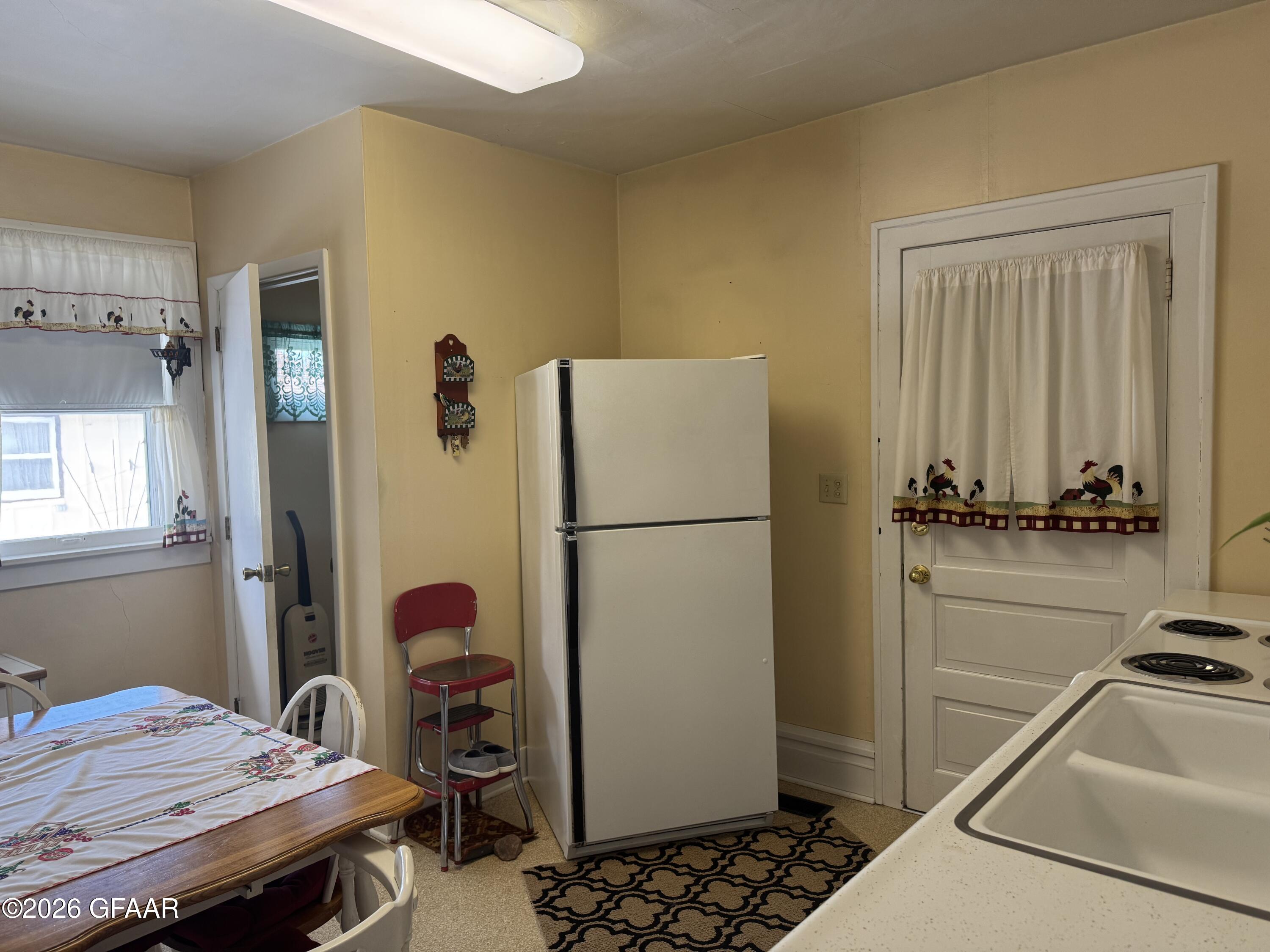 property viewer photo 3