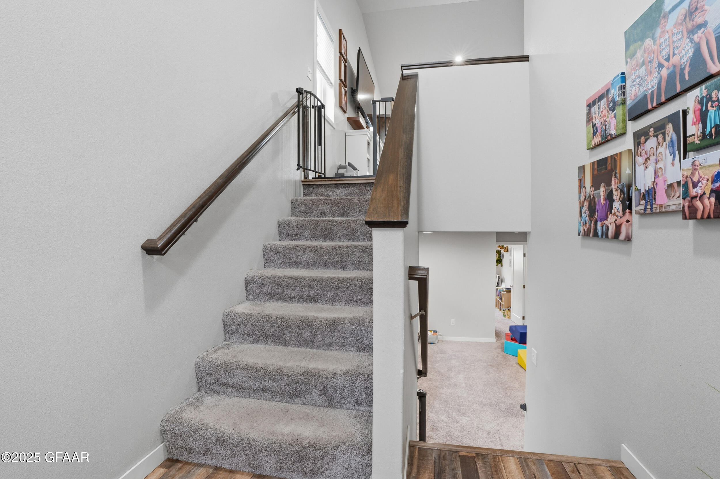 property viewer photo 2